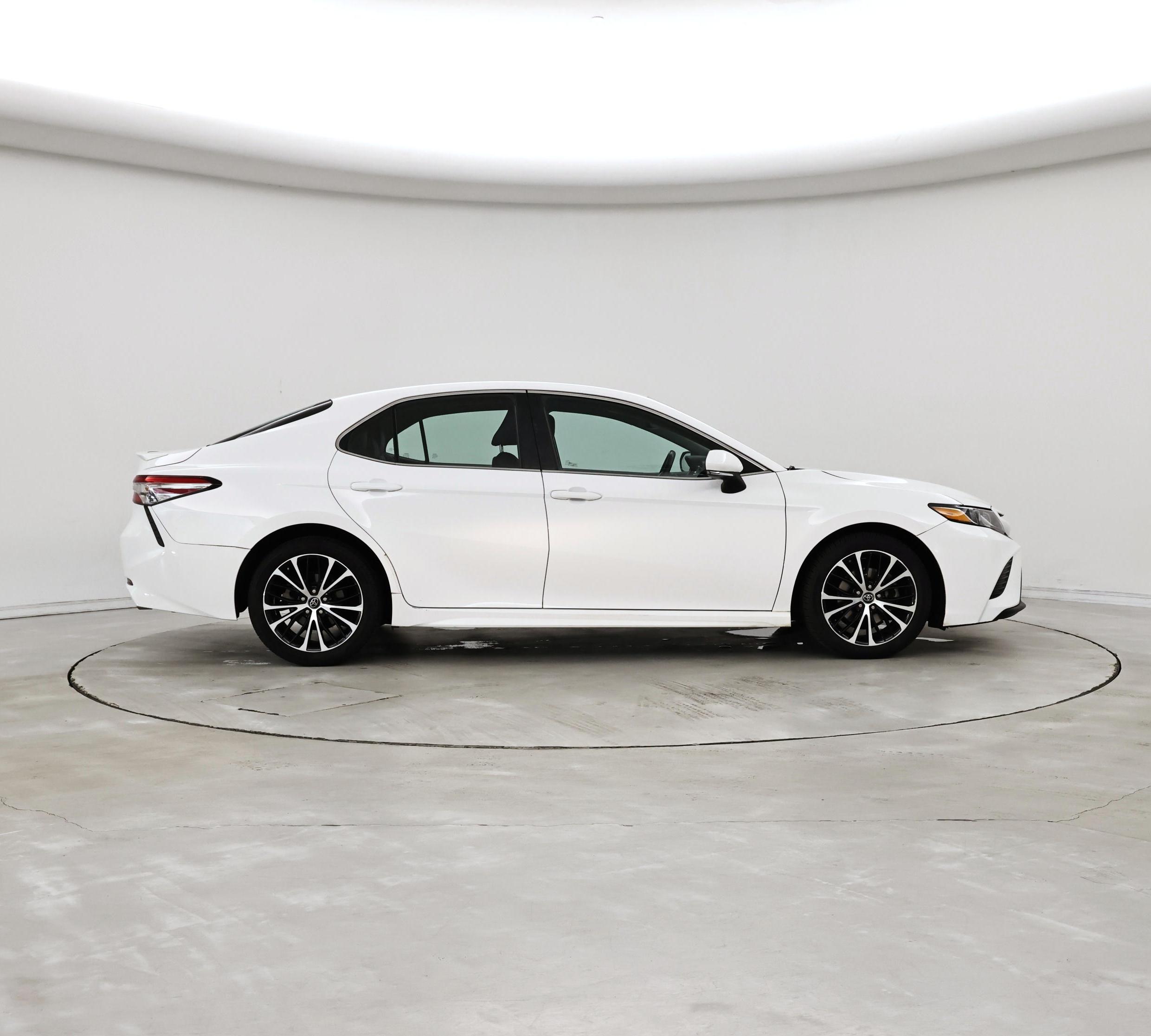 Thumbnail: 2018 Toyota Camry - 7