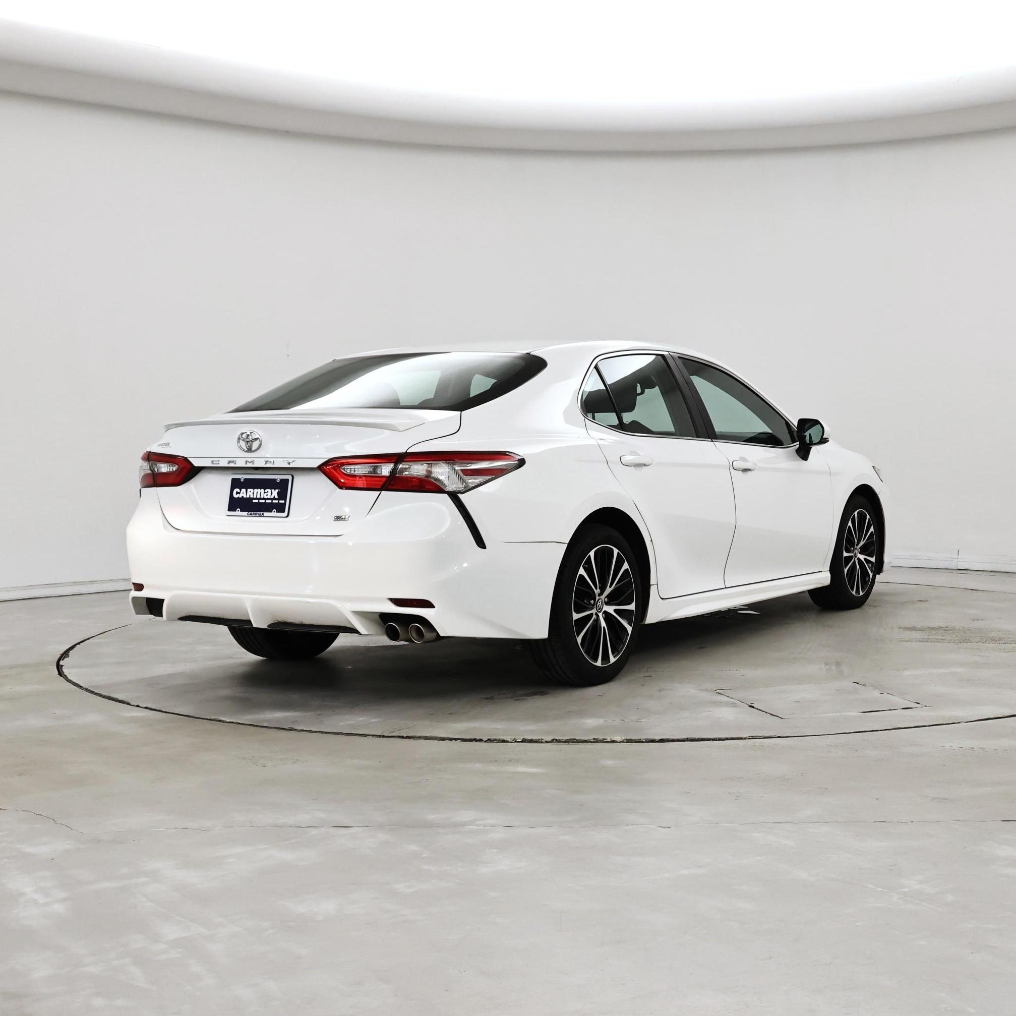Thumbnail: 2018 Toyota Camry - 8