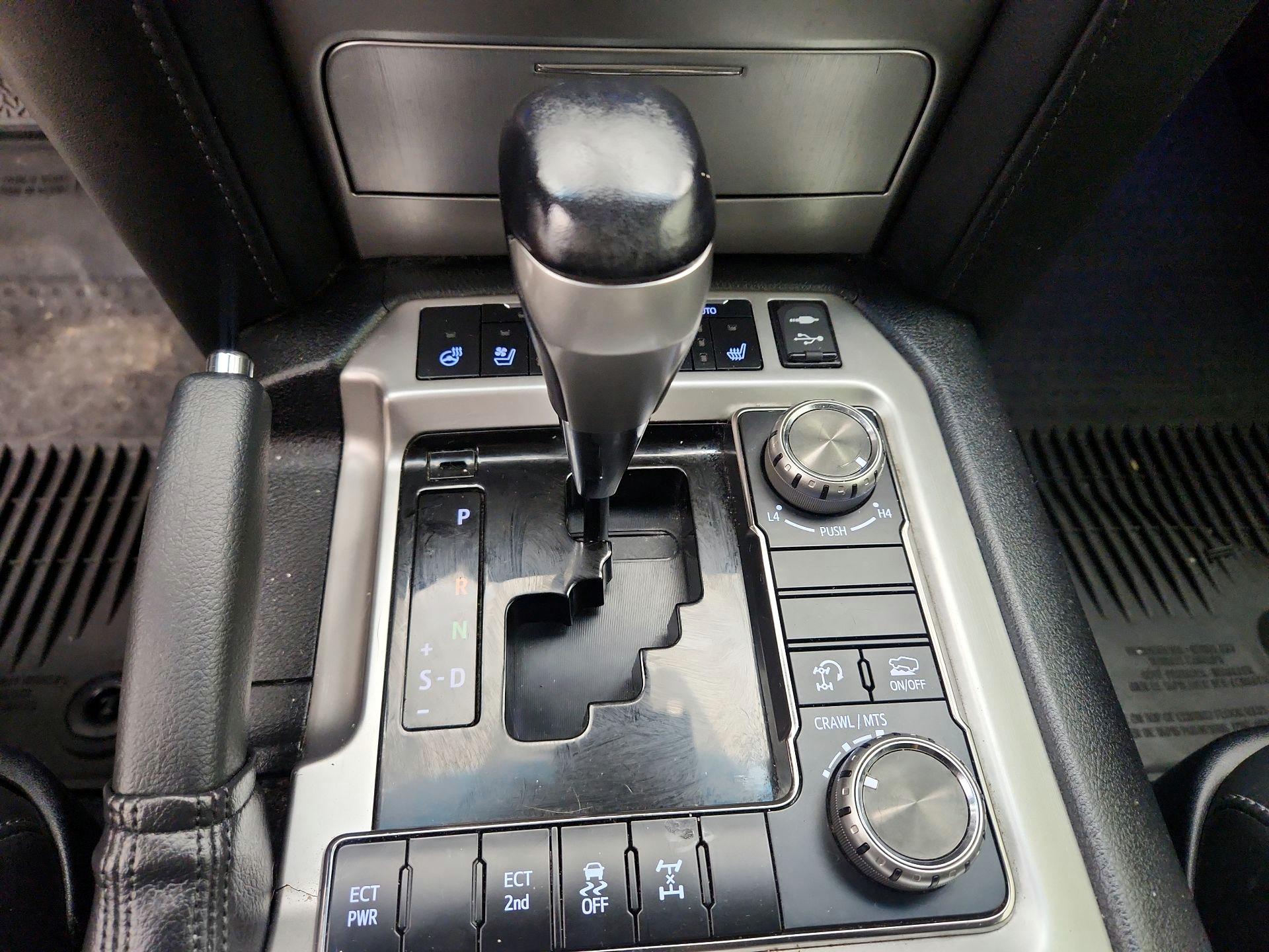 Thumbnail: 2017 Toyota Land Cruiser - 18