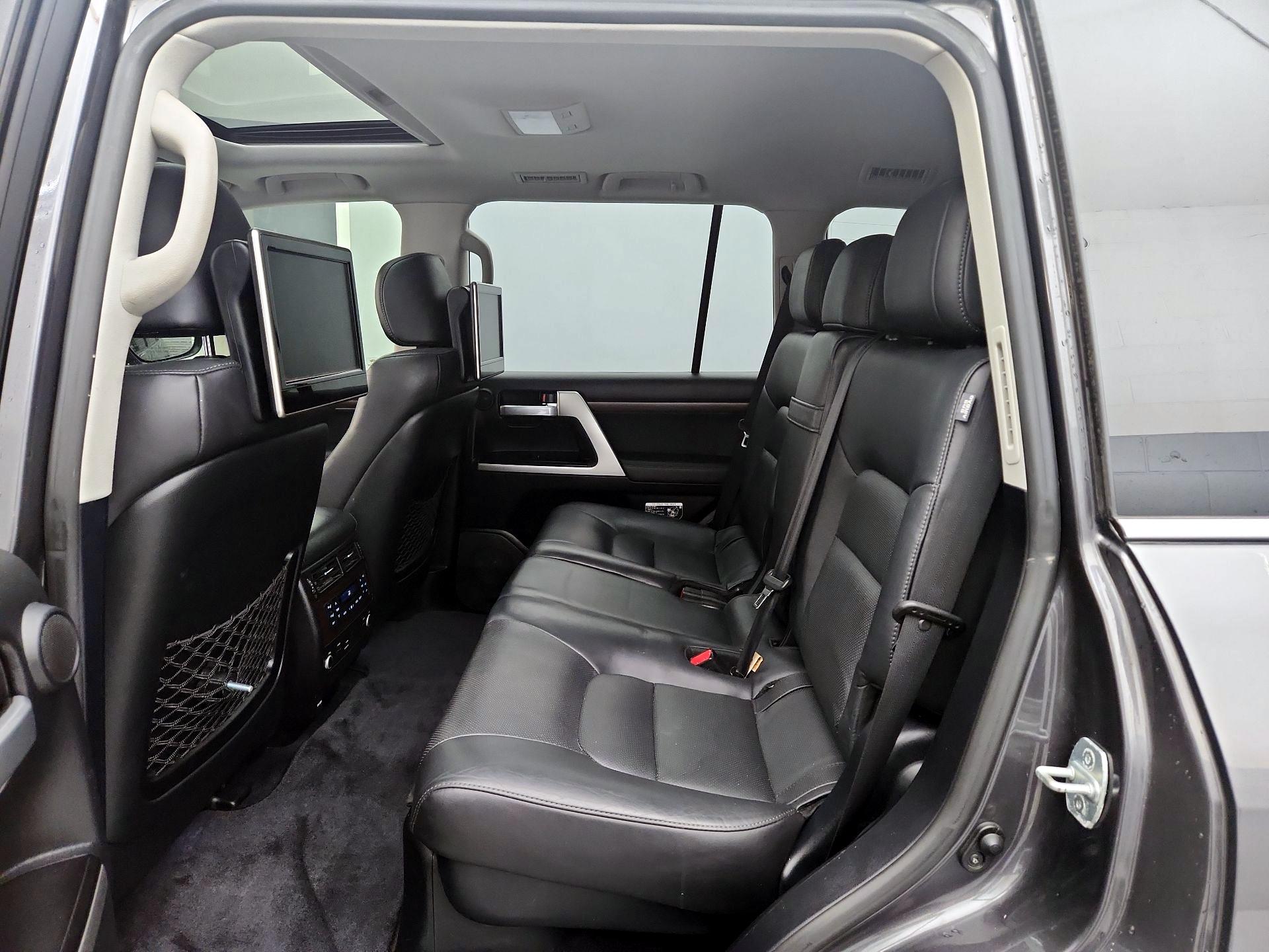 Thumbnail: 2017 Toyota Land Cruiser - 20