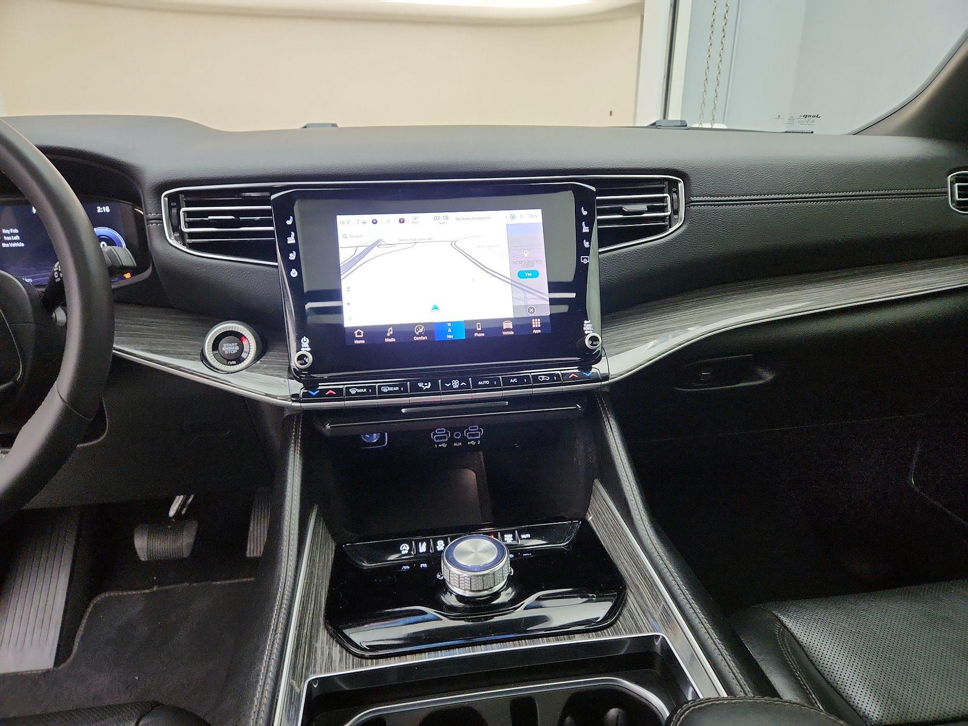 Thumbnail: 2022 Jeep Wagoneer - 9