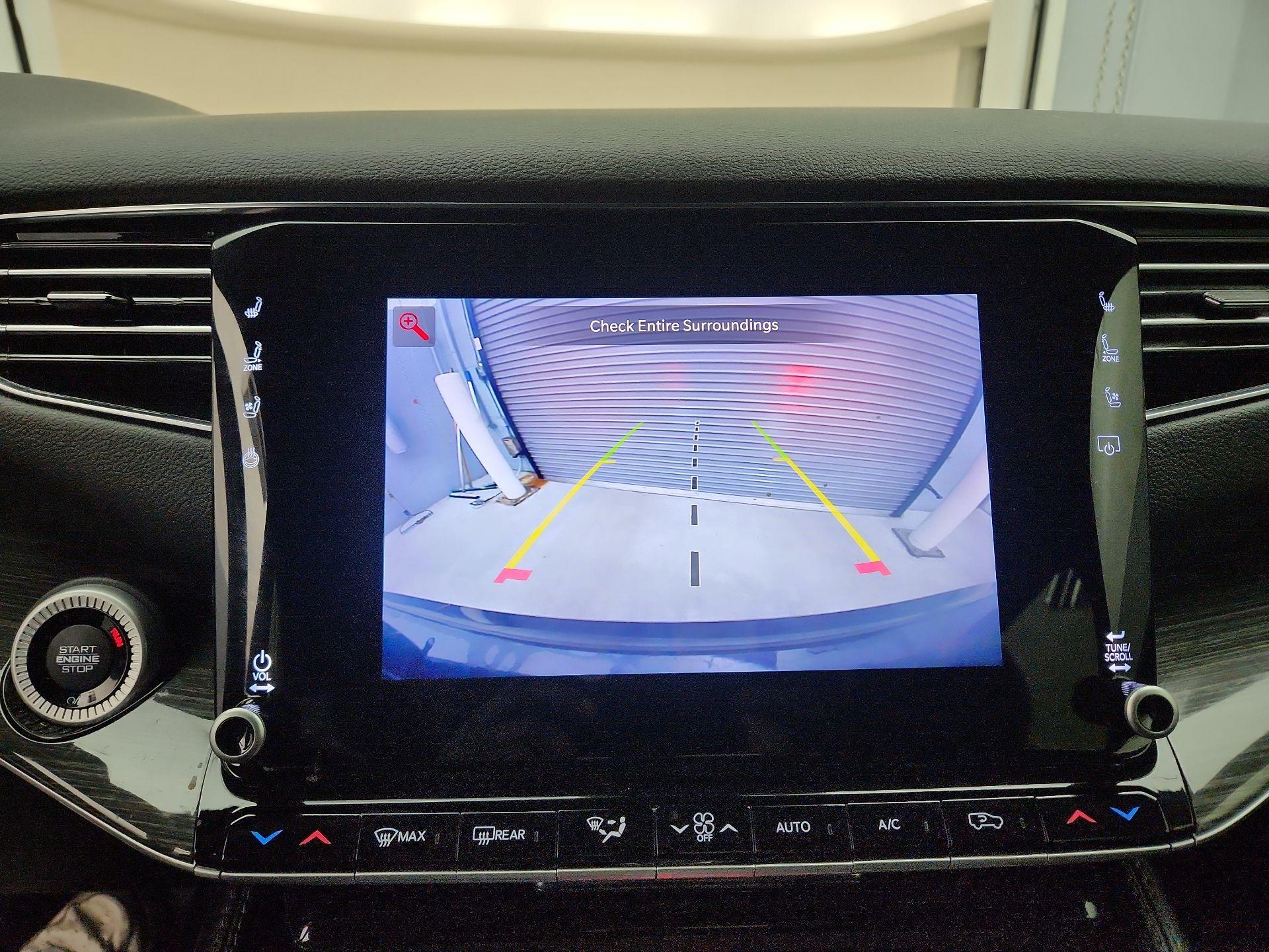 Thumbnail: 2022 Jeep Wagoneer - 15