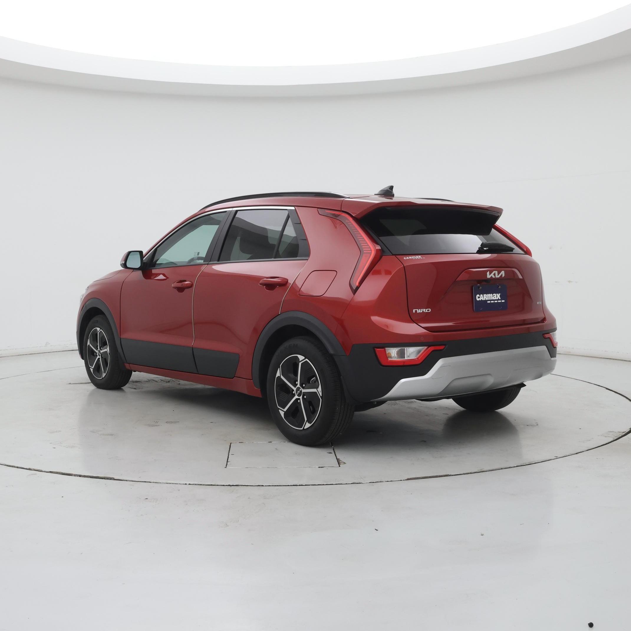Thumbnail: 2023 Kia Niro - 2