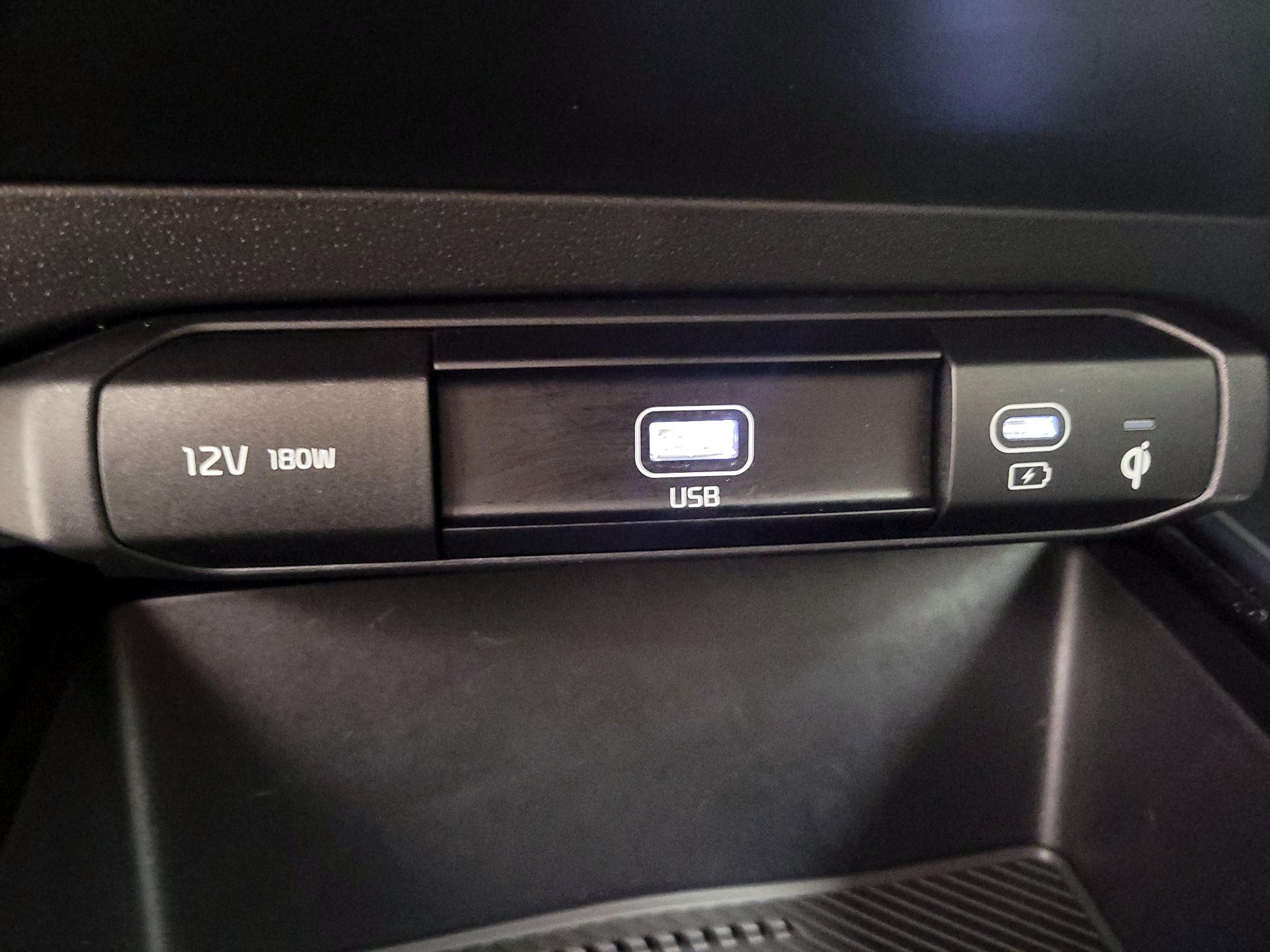Thumbnail: 2023 Kia Niro - 19