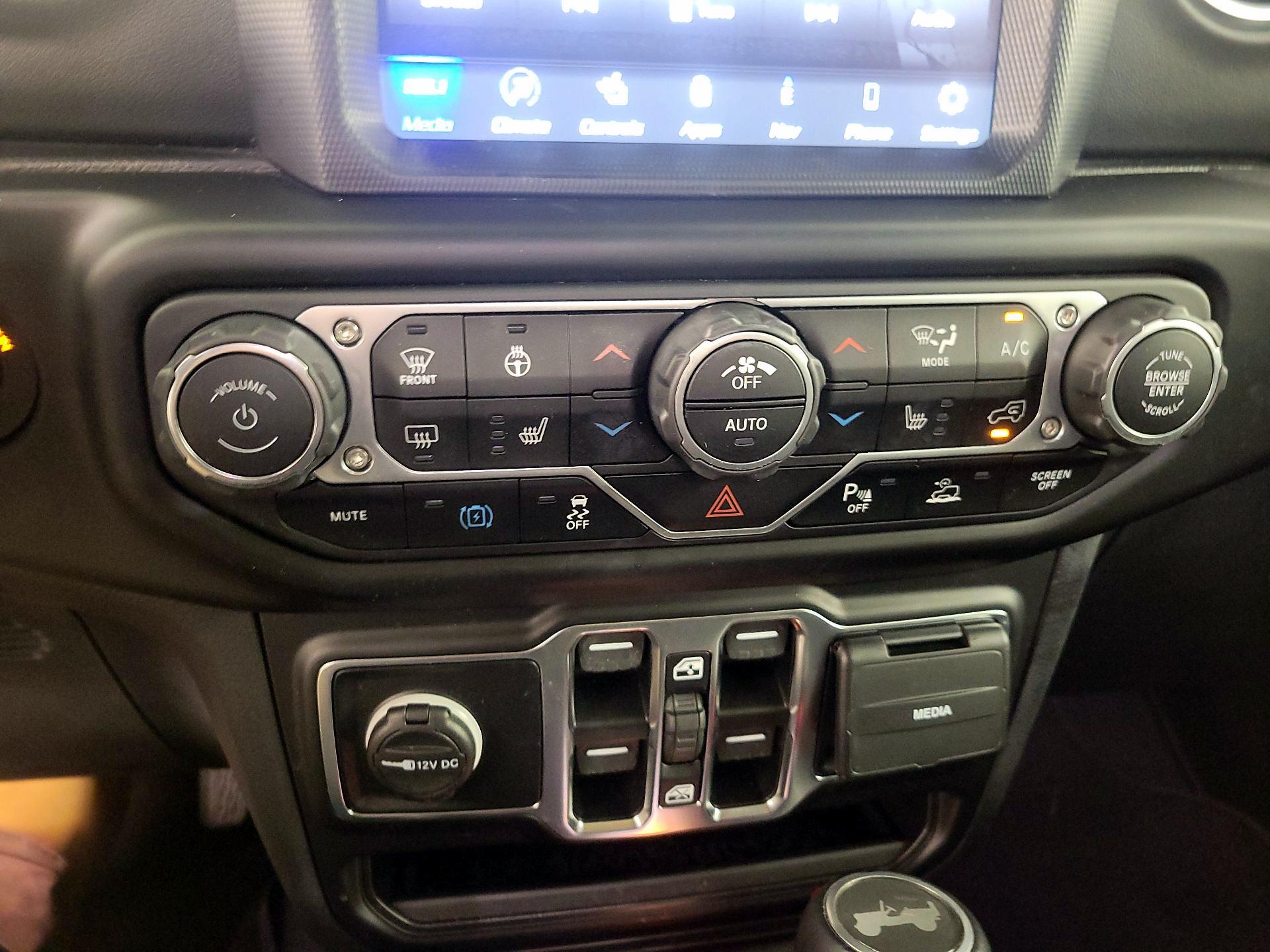 Thumbnail: 2021 Jeep Wrangler - 17
