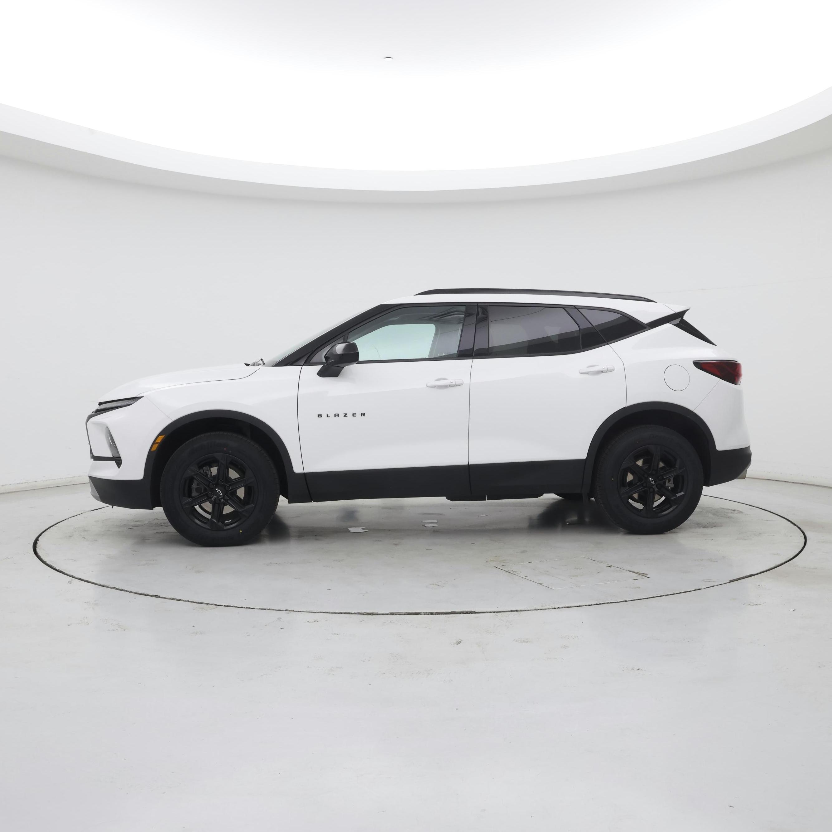 Thumbnail: 2023 Chevrolet Blazer - 3