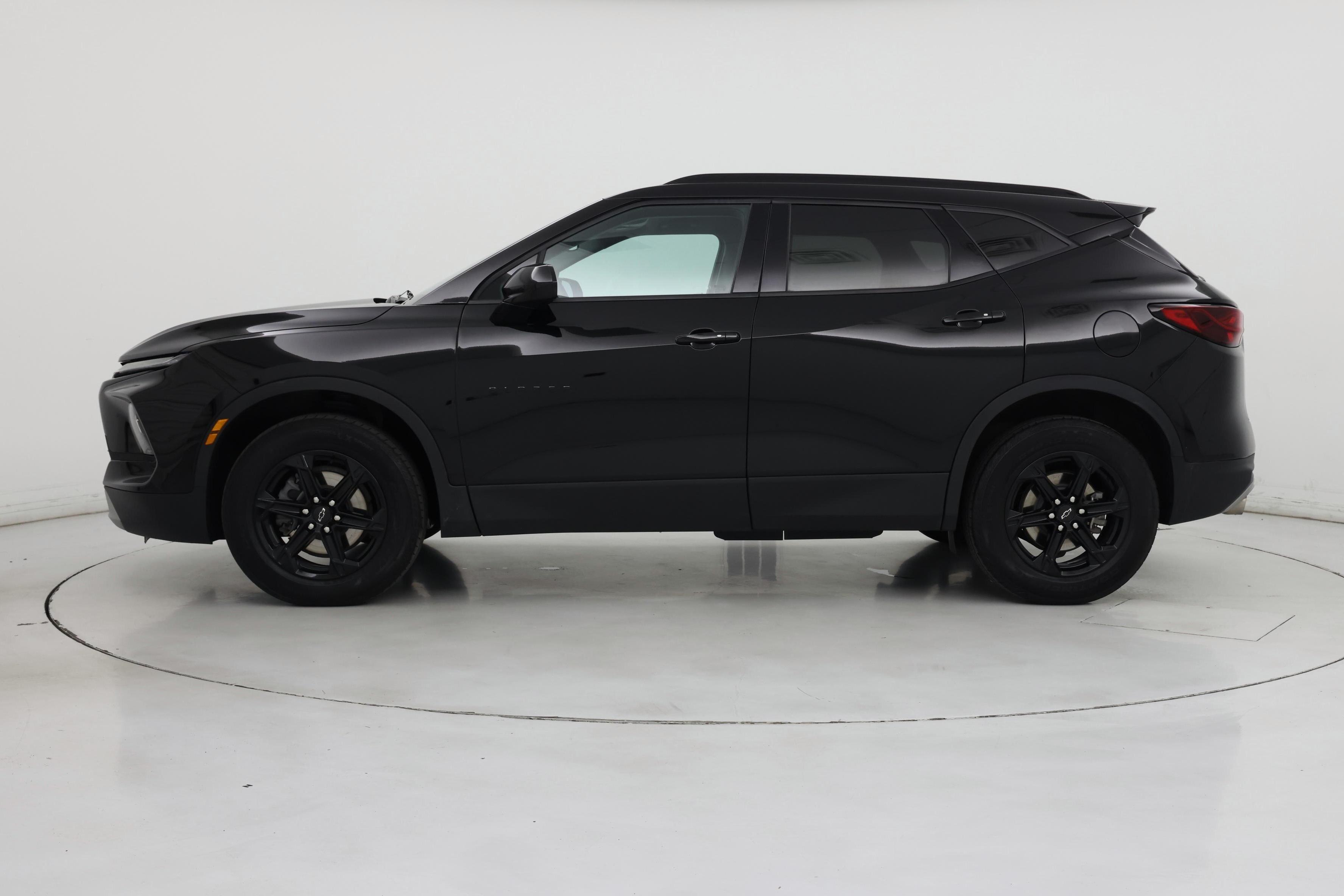 Thumbnail: 2023 Chevrolet Blazer - 3