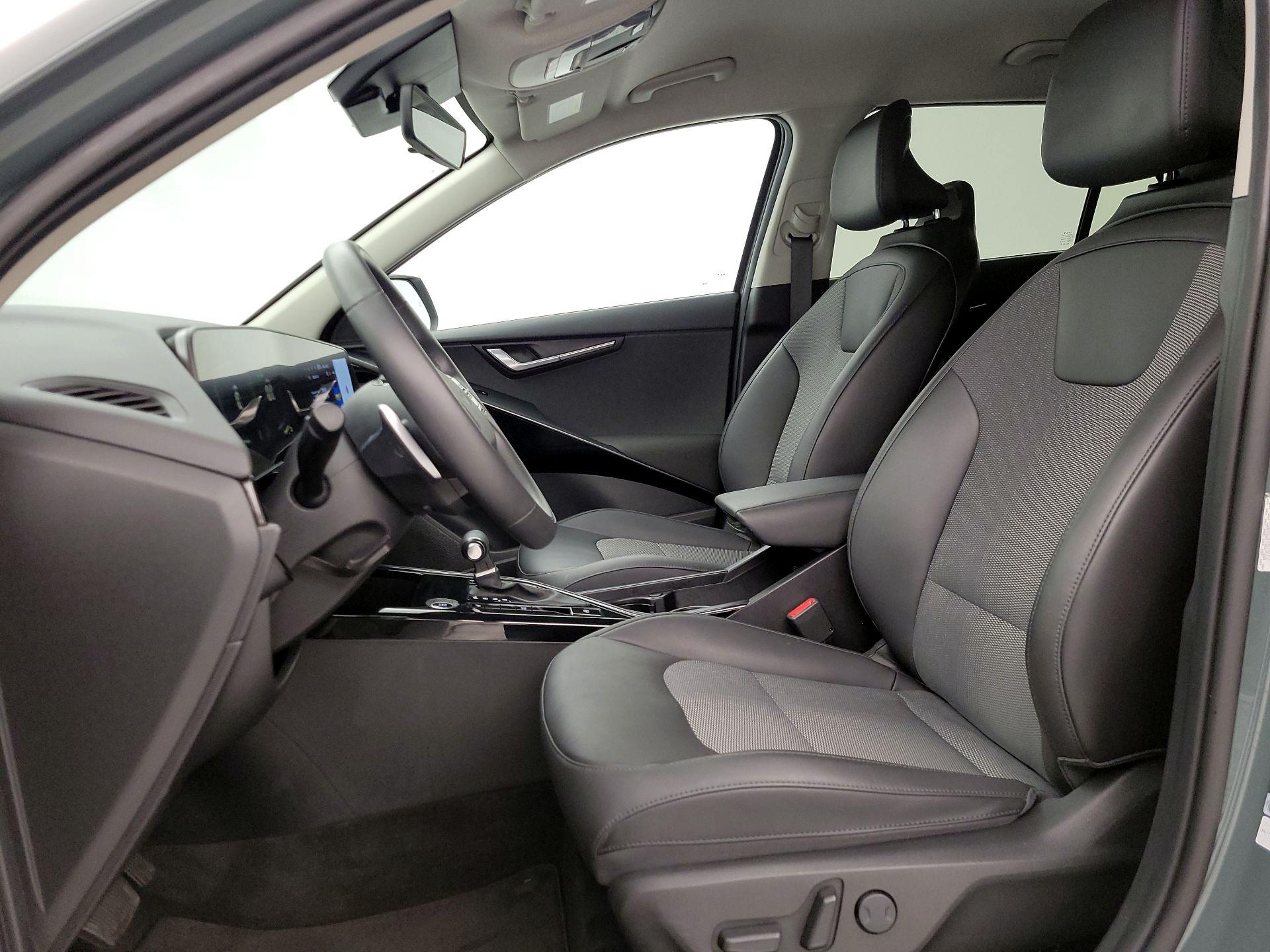 Thumbnail: 2023 Kia Niro - 11