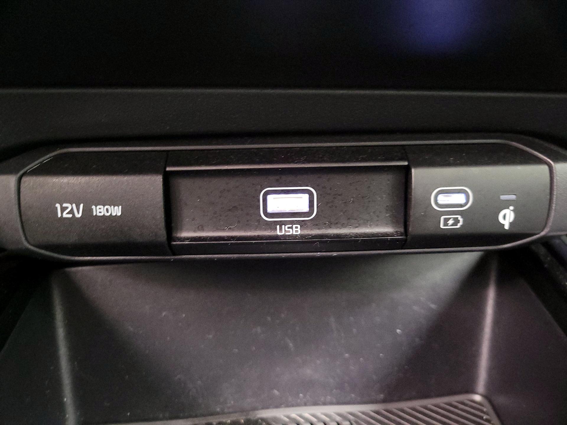 Thumbnail: 2023 Kia Niro - 19