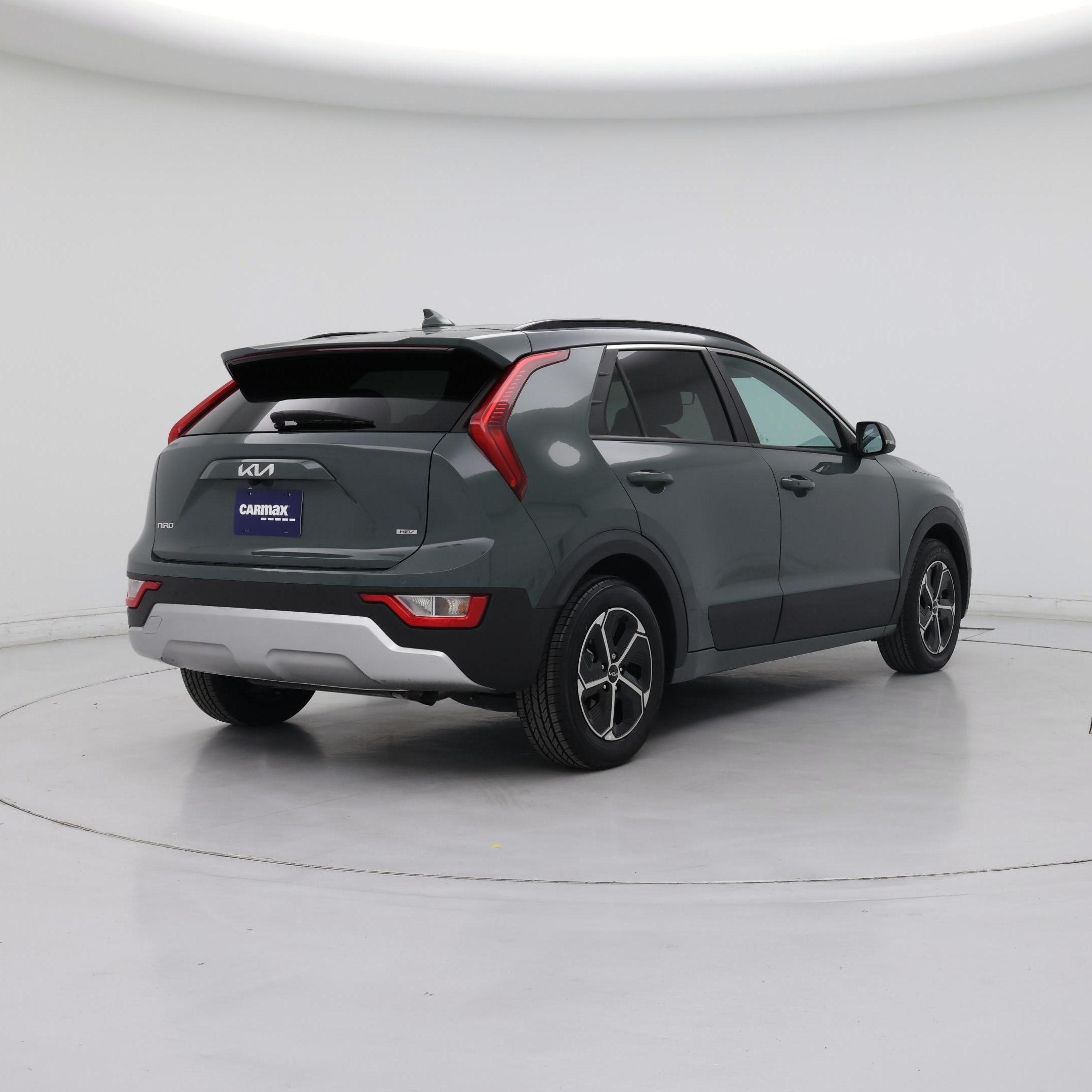 Thumbnail: 2023 Kia Niro - 8