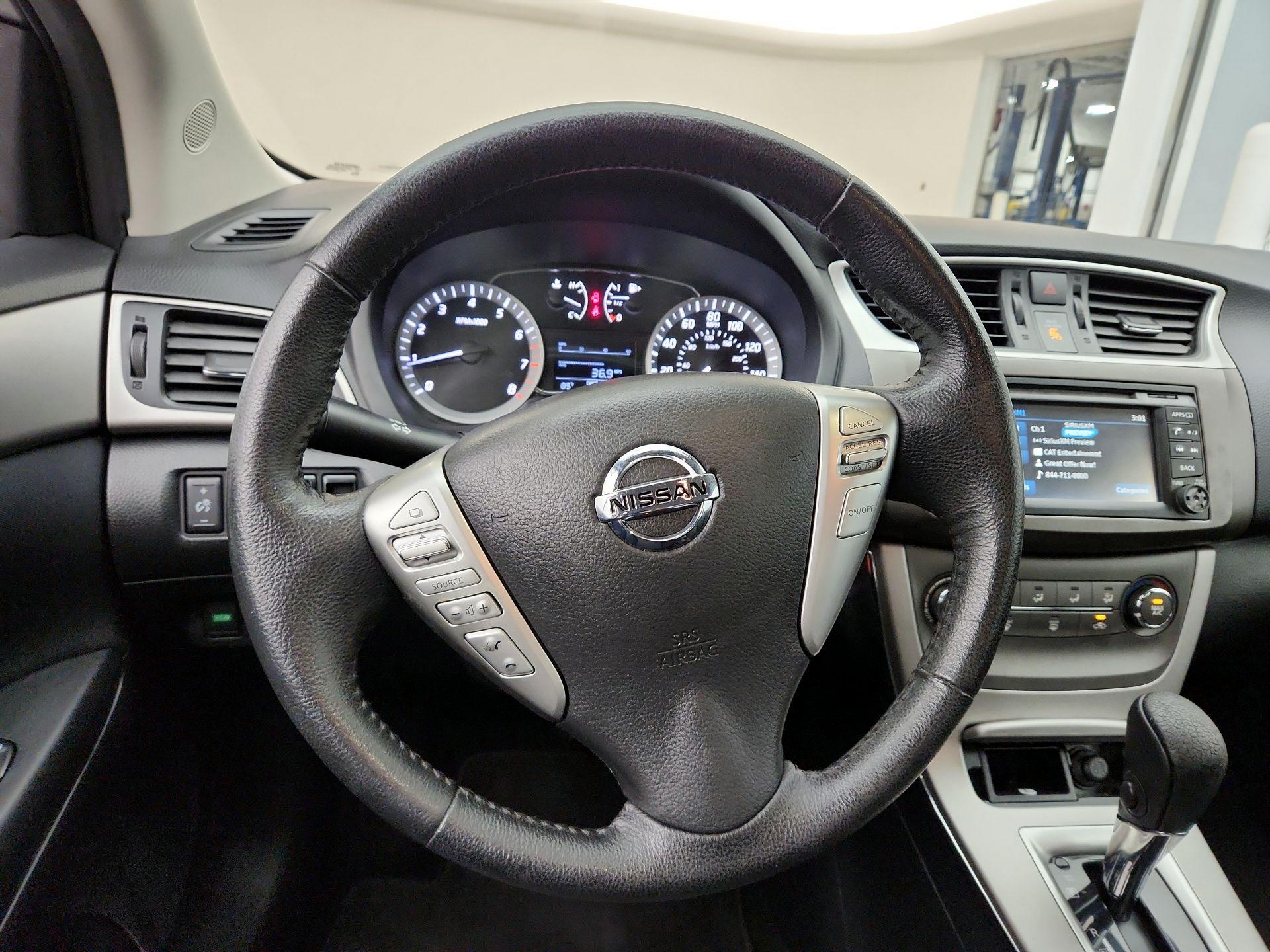 Thumbnail: 2014 Nissan Sentra - 10
