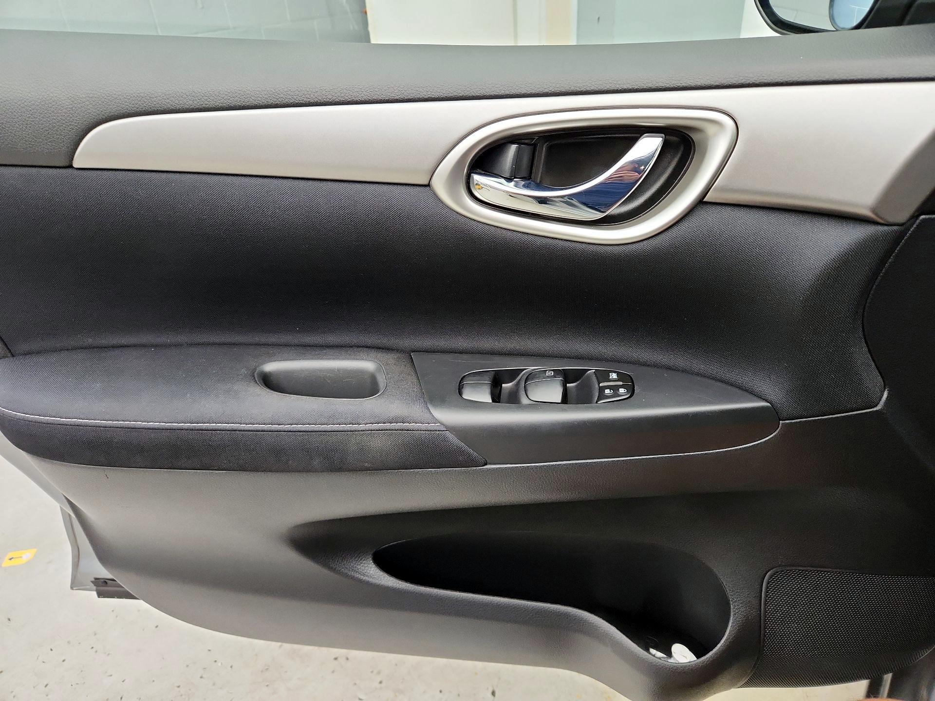 Thumbnail: 2014 Nissan Sentra - 12