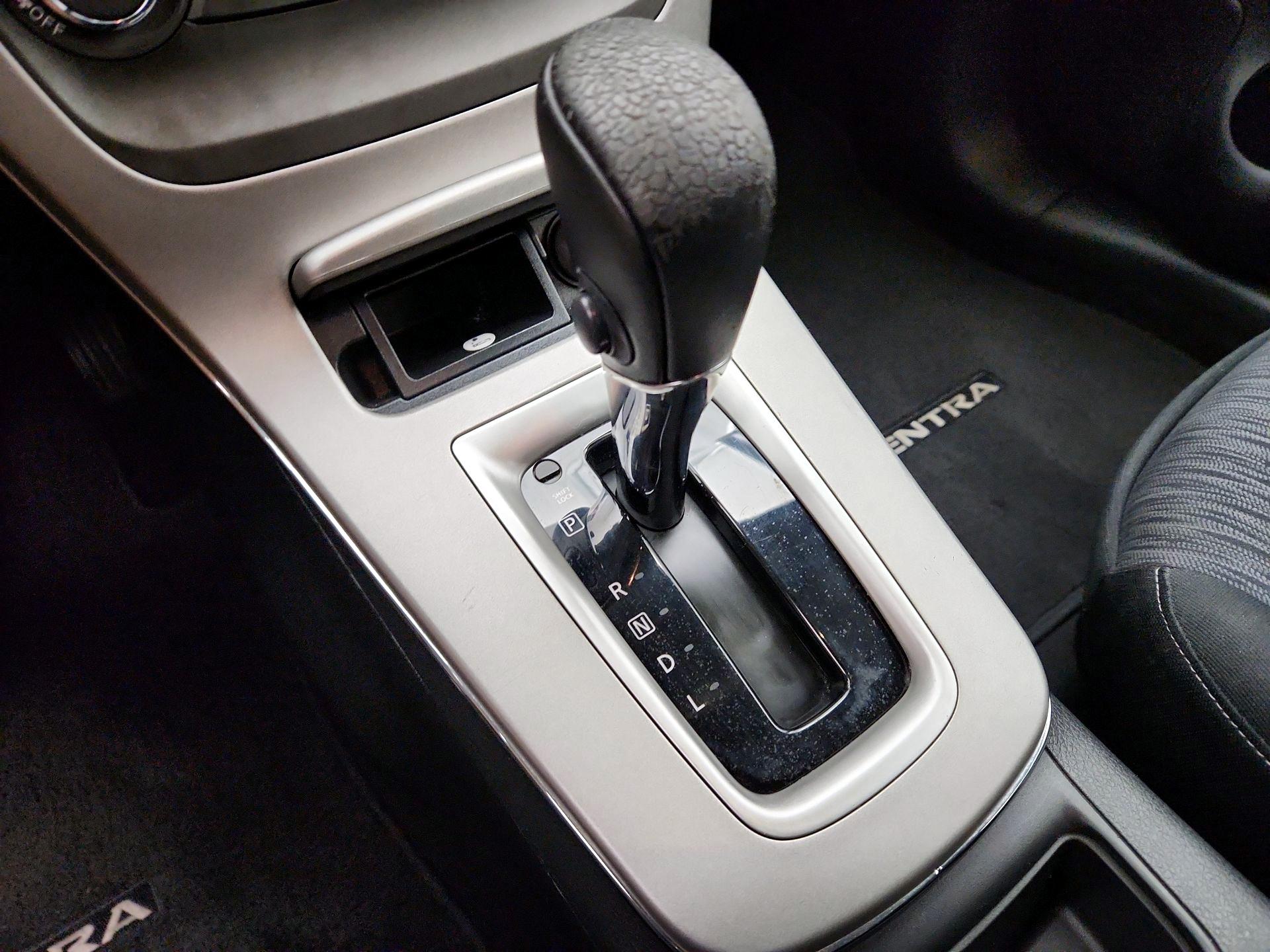 Thumbnail: 2014 Nissan Sentra - 17