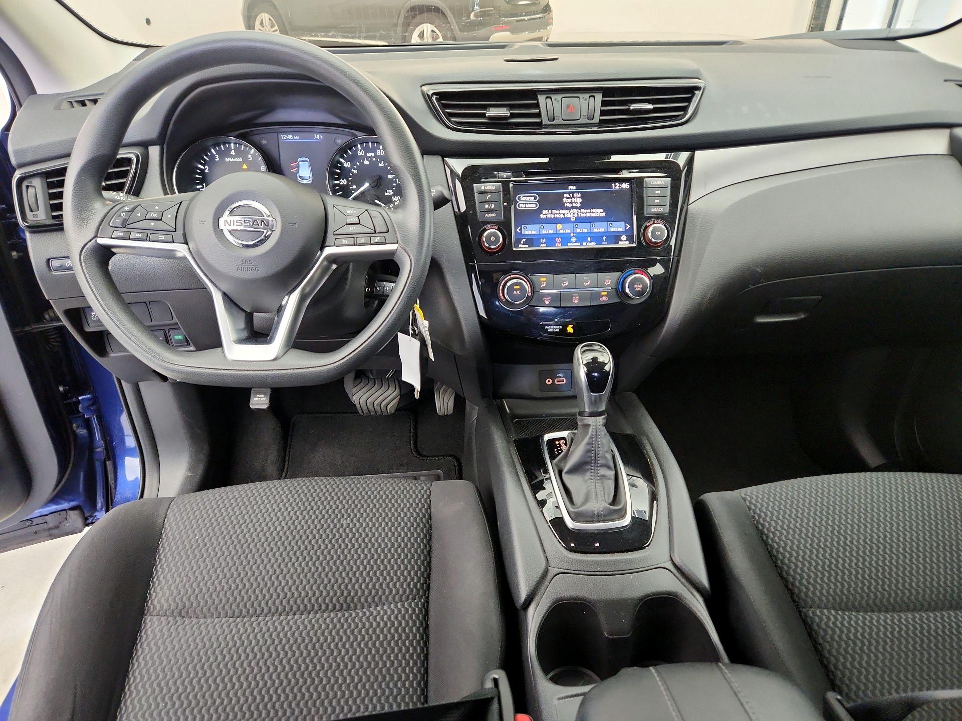 Thumbnail: 2020 Nissan Rogue Sport - 9