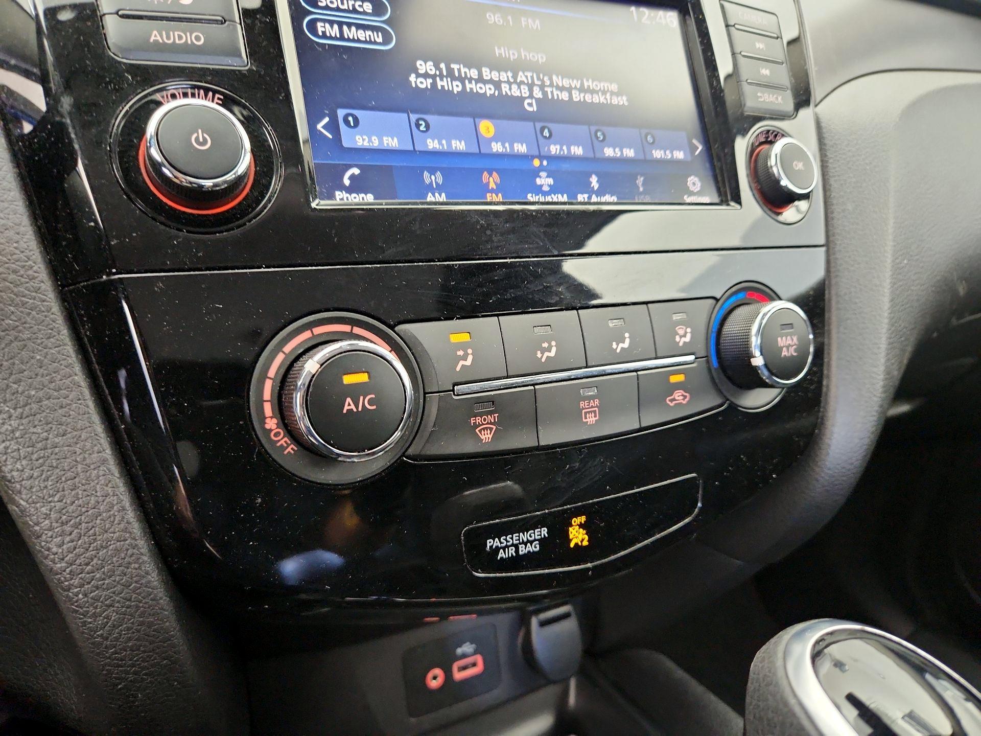 Thumbnail: 2020 Nissan Rogue Sport - 16