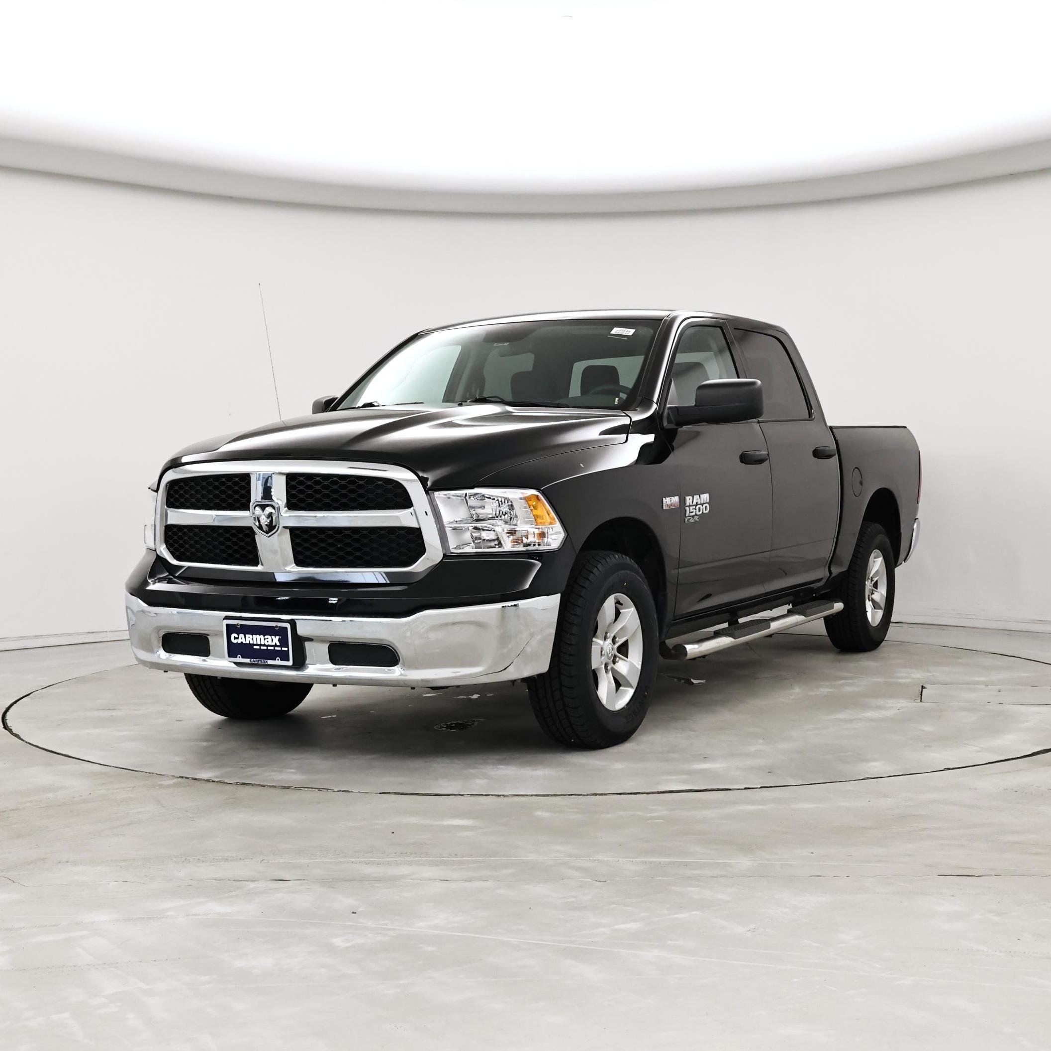 Thumbnail: 2019 RAM 1500 Classic - 4