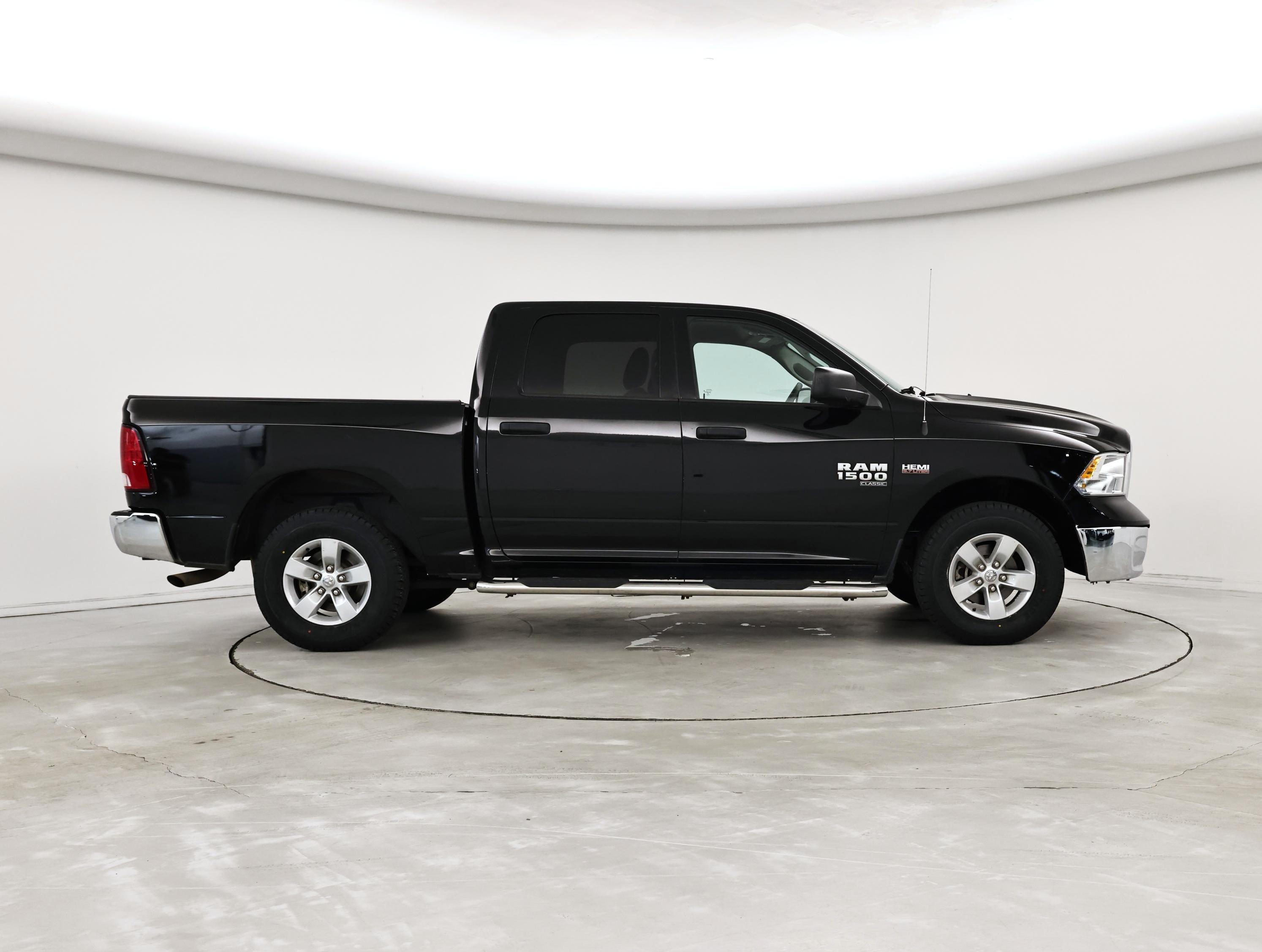 Thumbnail: 2019 RAM 1500 Classic - 7