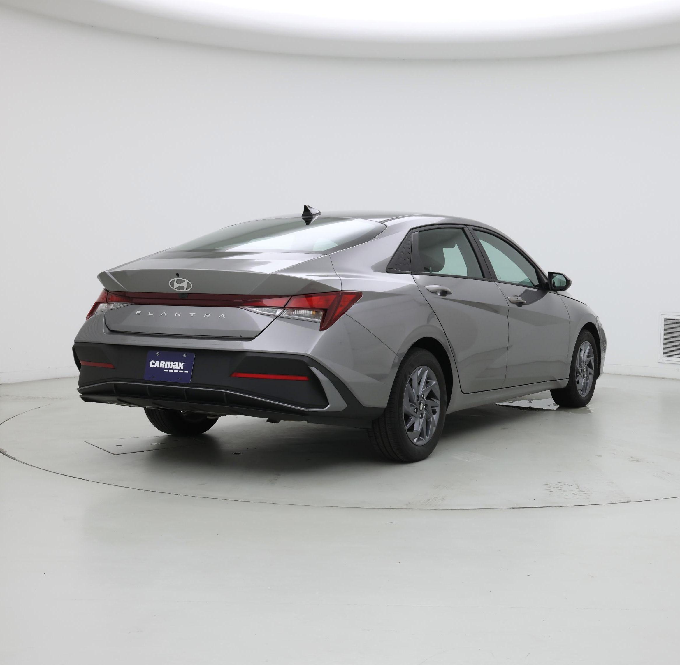 Thumbnail: 2024 Hyundai Elantra - 8