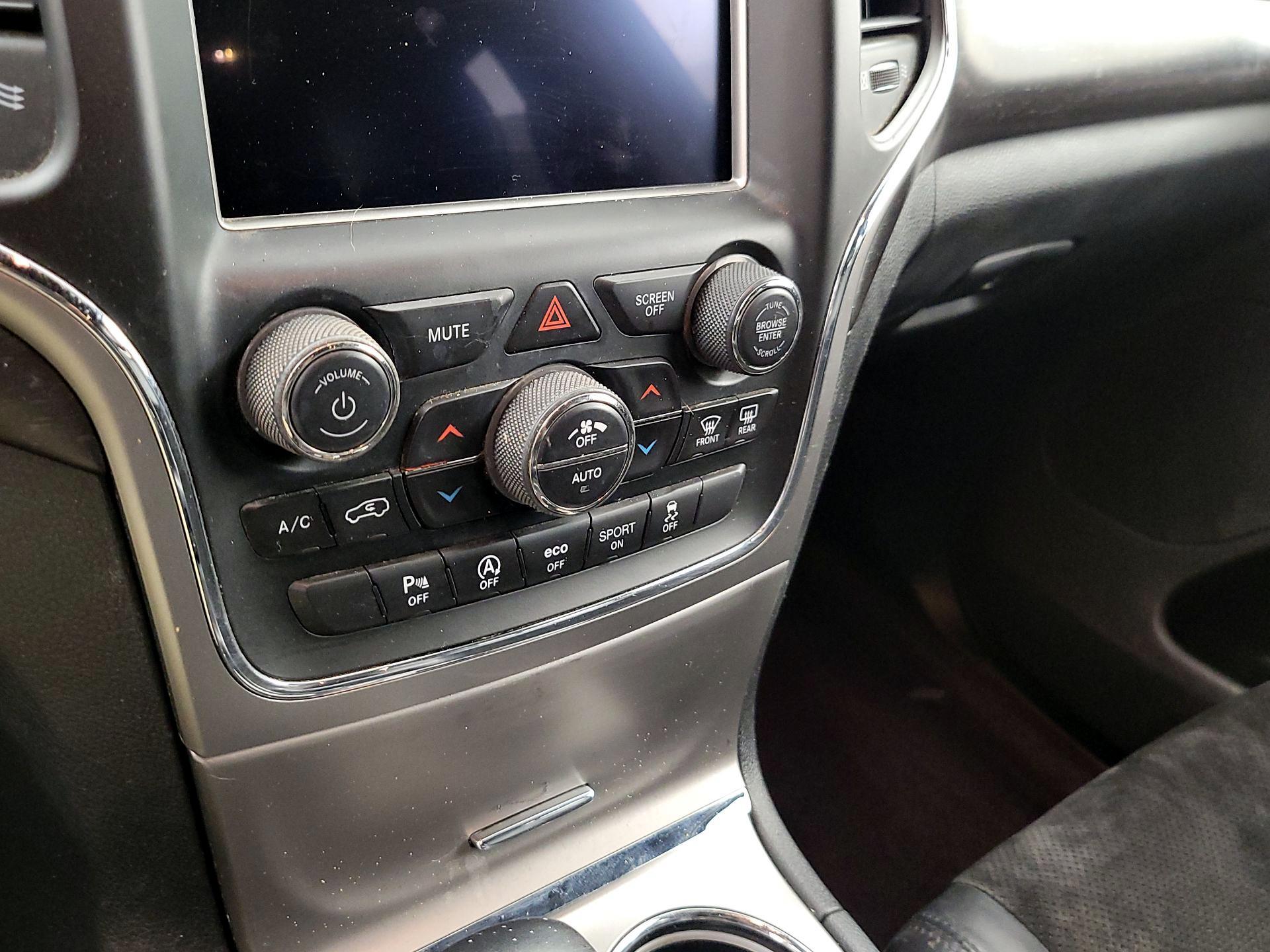 Thumbnail: 2018 Jeep Grand Cherokee - 17