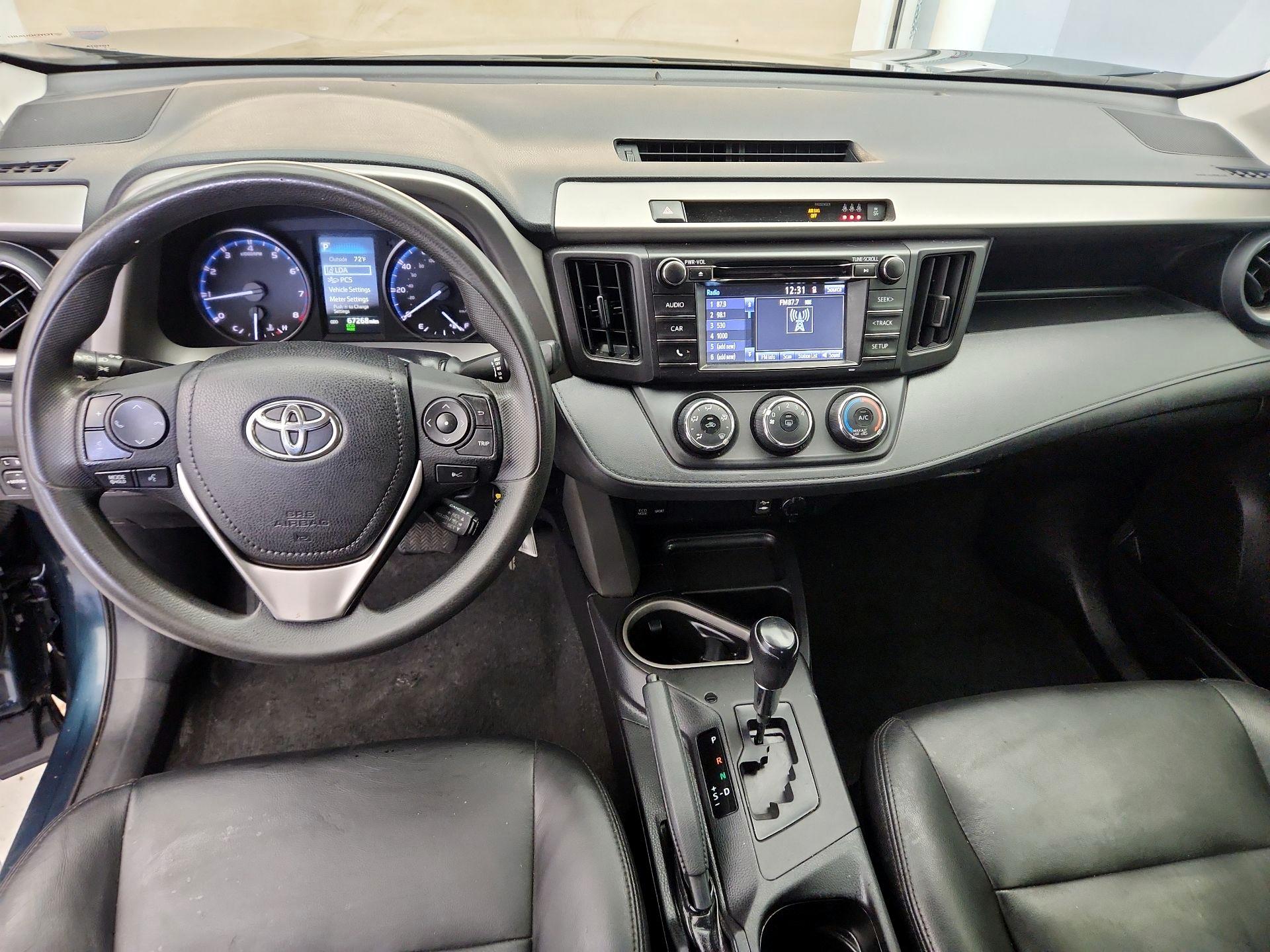 Thumbnail: 2017 Toyota RAV4 - 9