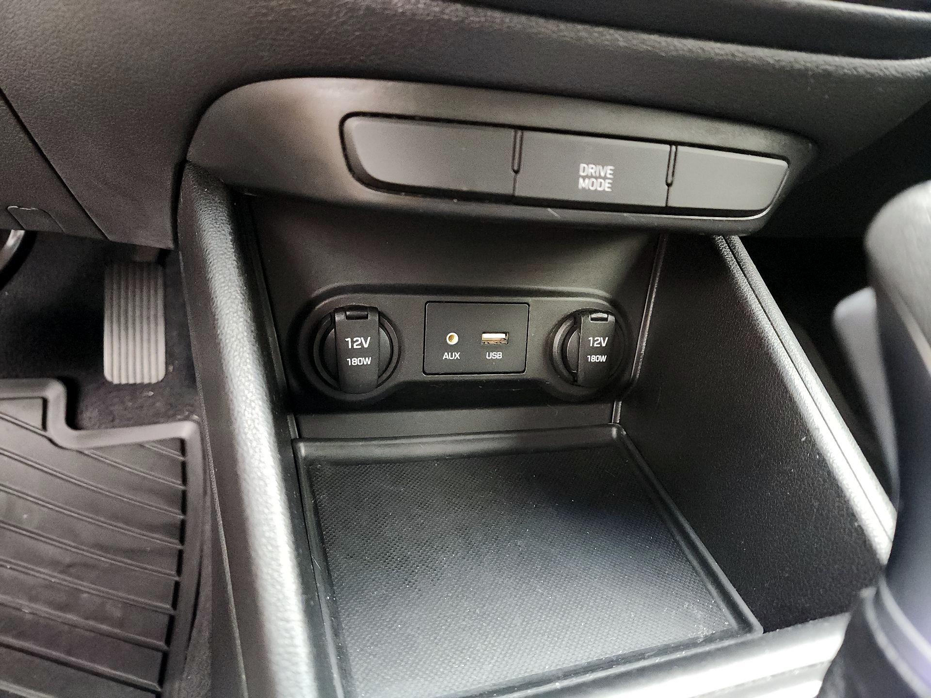 Thumbnail: 2018 Hyundai Accent - 18