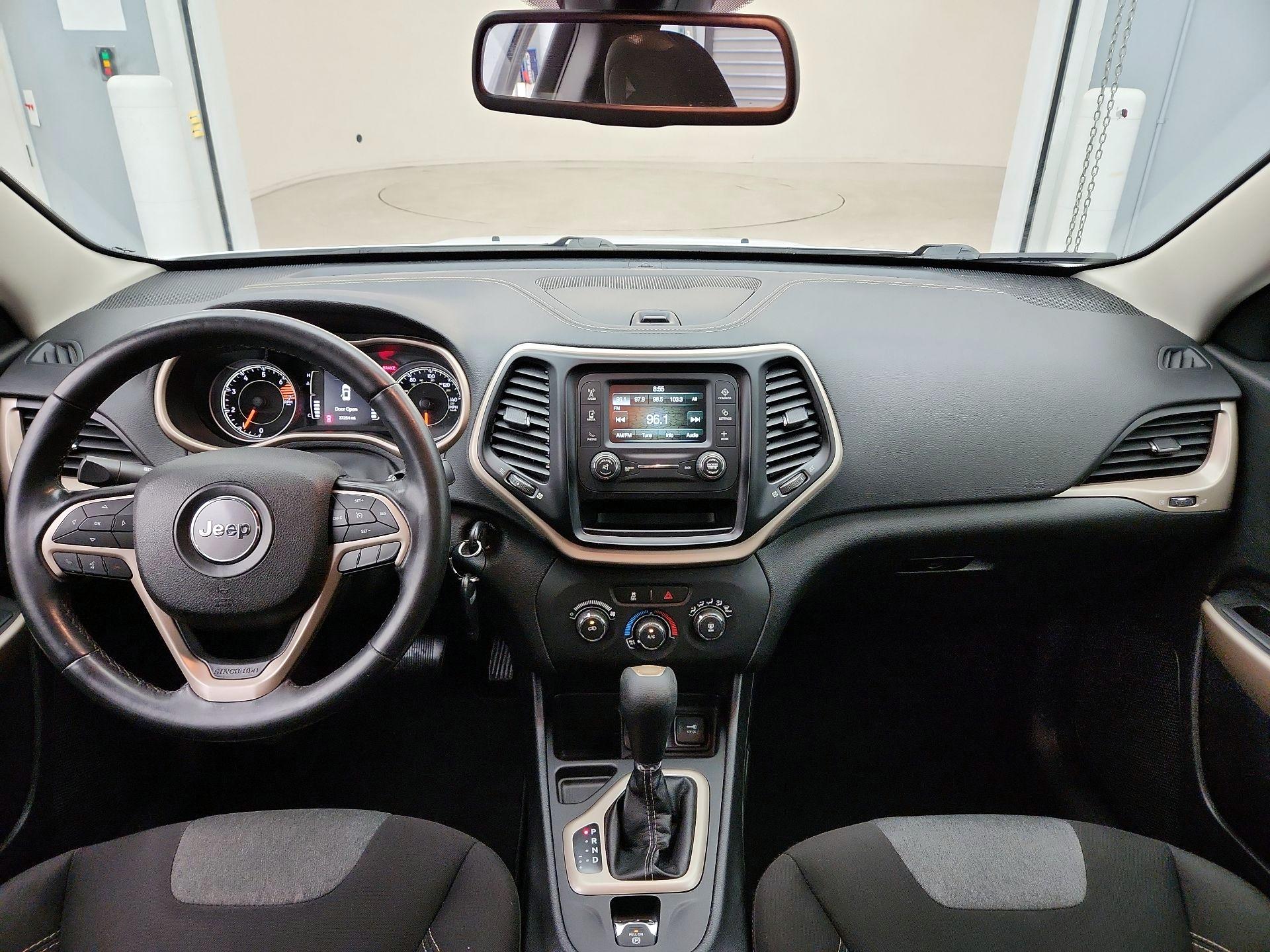 Thumbnail: 2018 Jeep Cherokee - 9