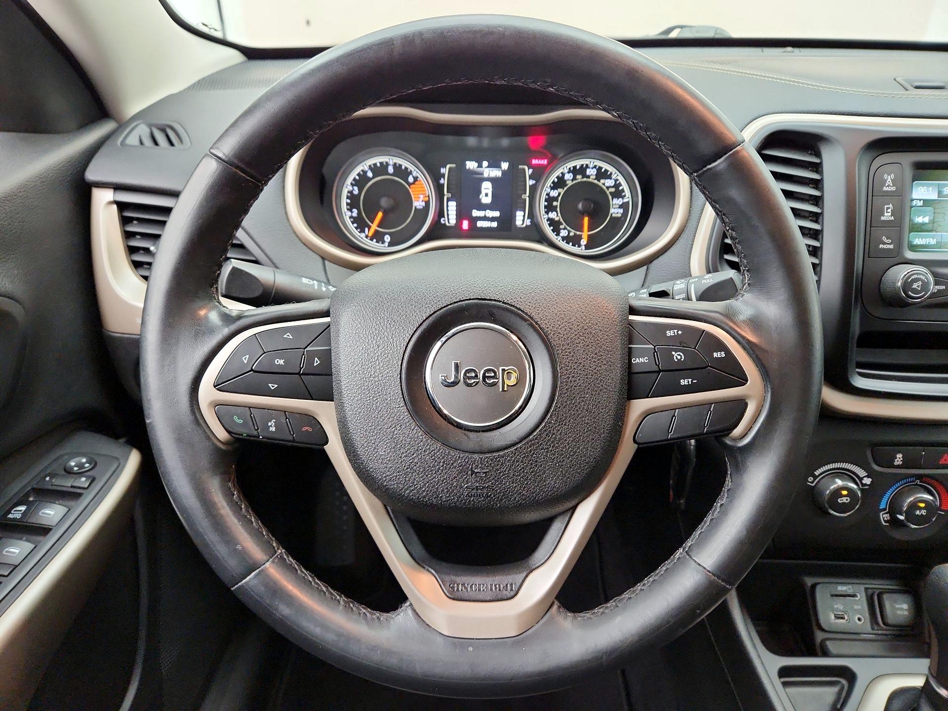 Thumbnail: 2018 Jeep Cherokee - 10