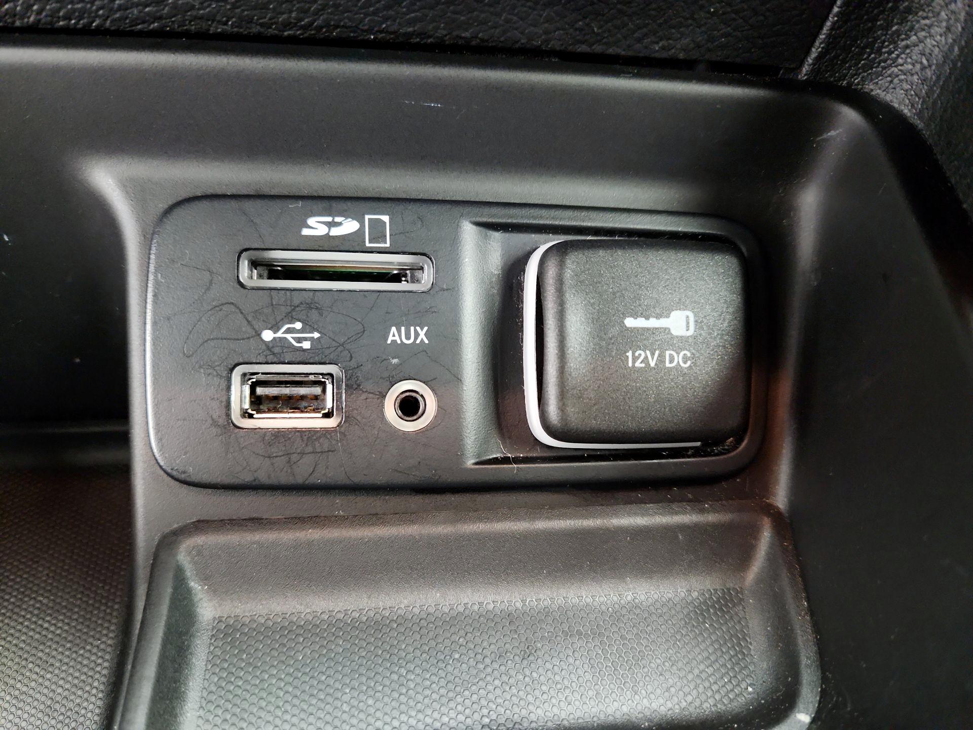 Thumbnail: 2018 Jeep Cherokee - 18
