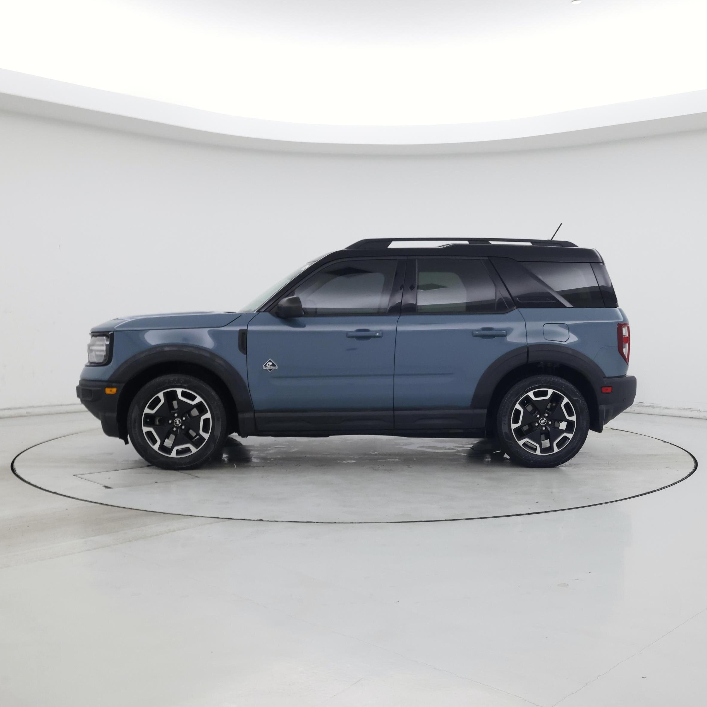 Thumbnail: 2021 Ford Bronco Sport - 3