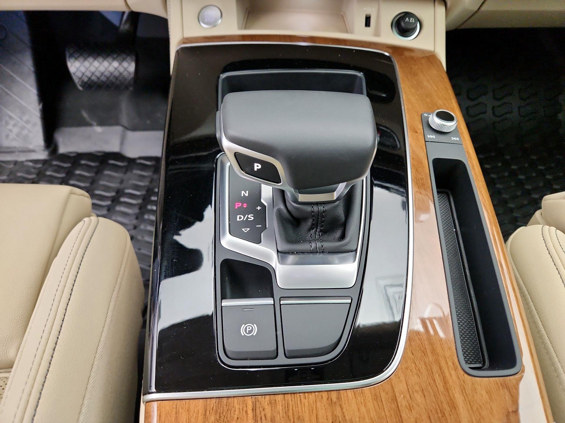 Thumbnail: 2024 Audi Q5 - 17