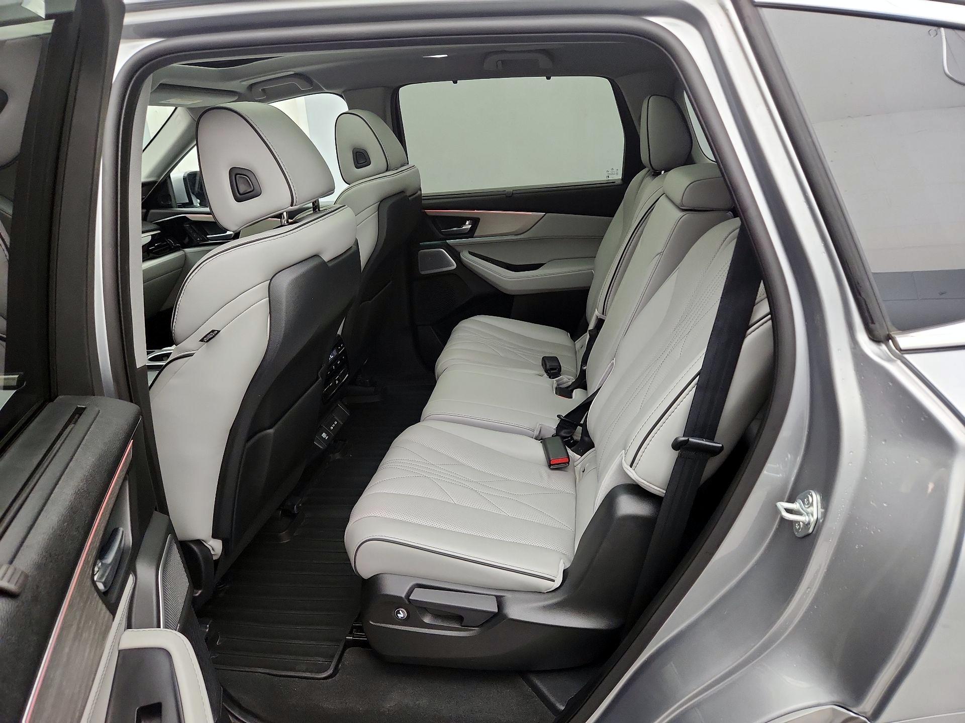 Thumbnail: 2025 Acura MDX - 20