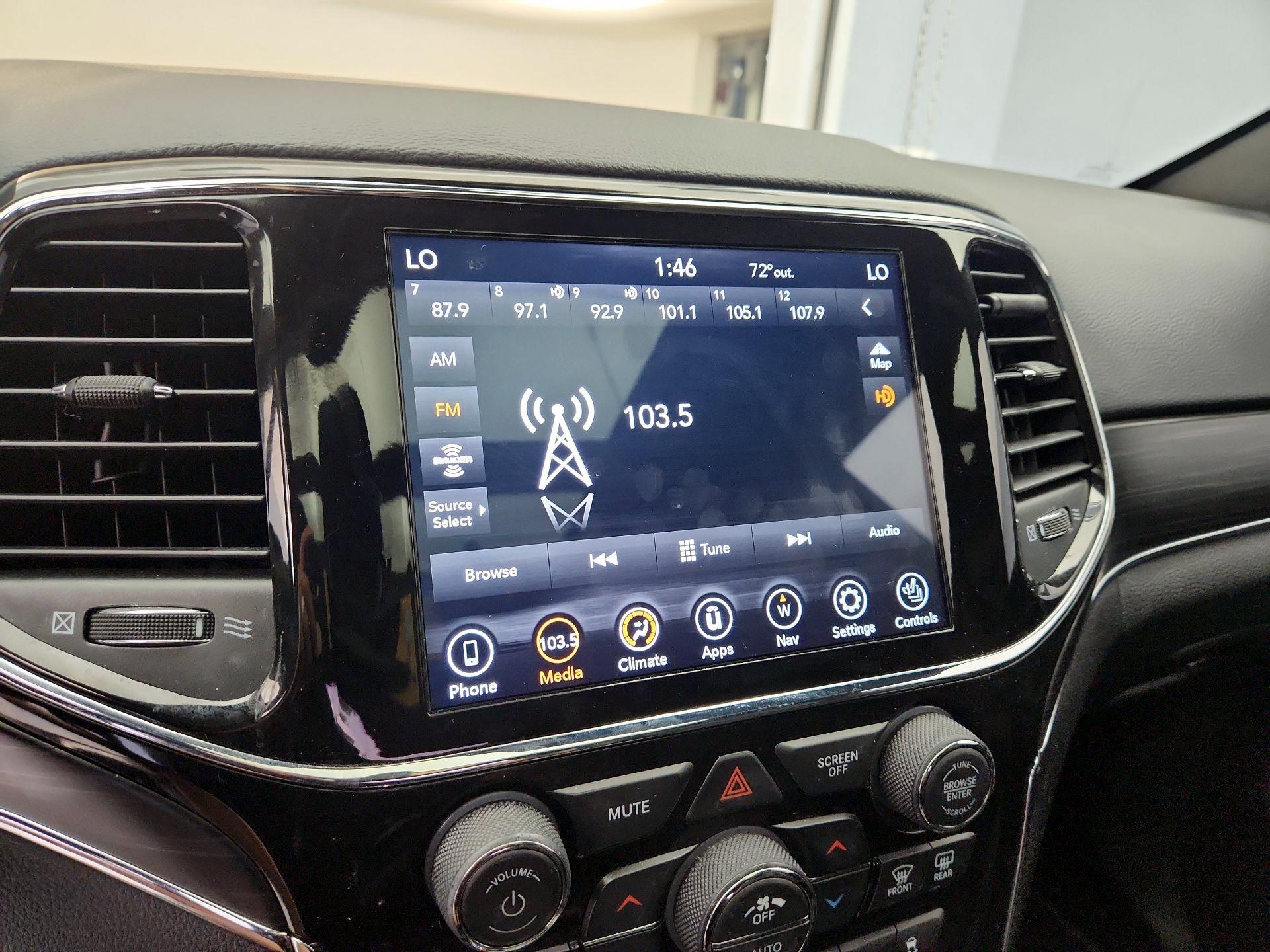 Thumbnail: 2021 Jeep Grand Cherokee - 16