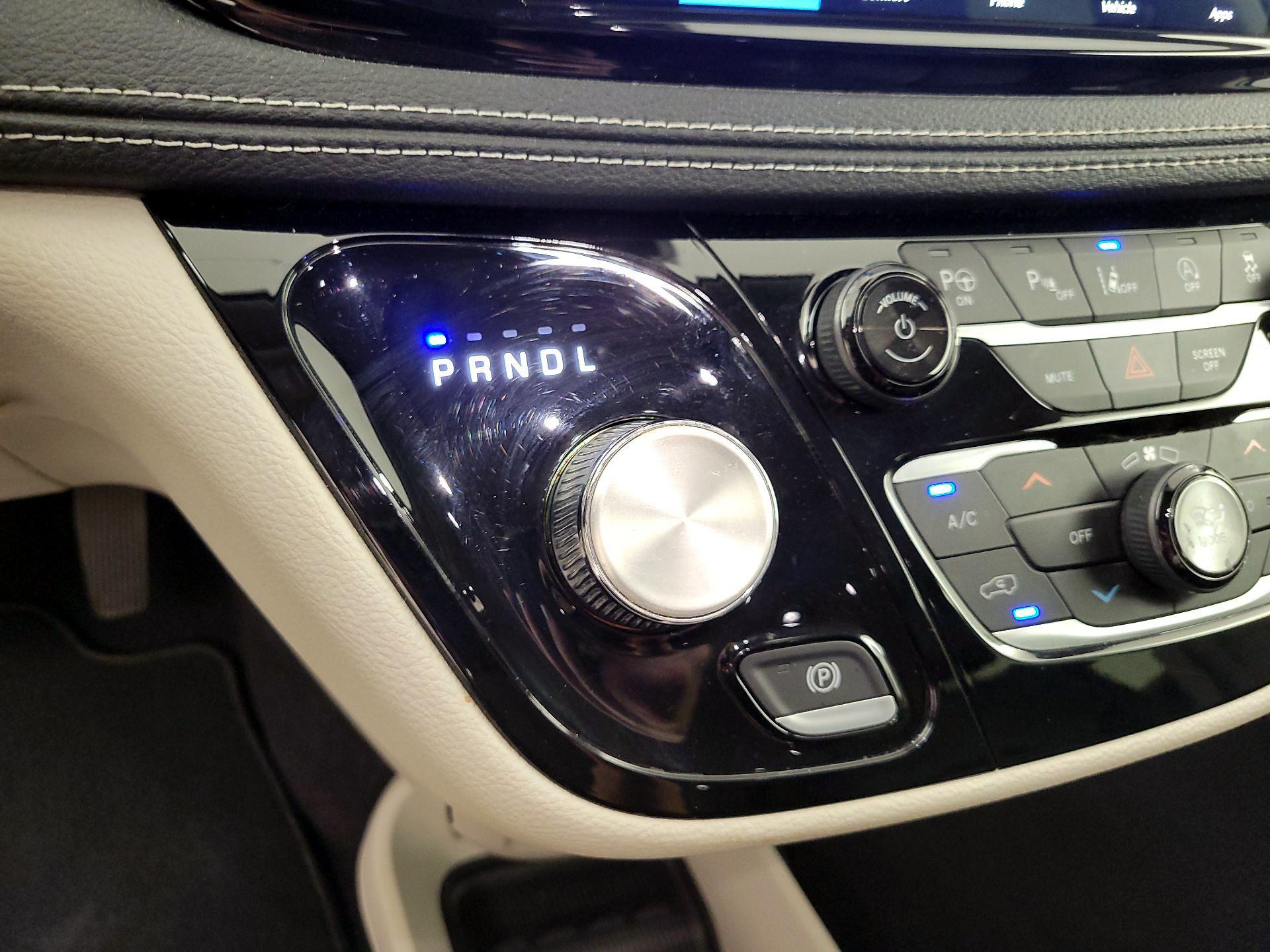 Thumbnail: 2023 Chrysler Pacifica - 17