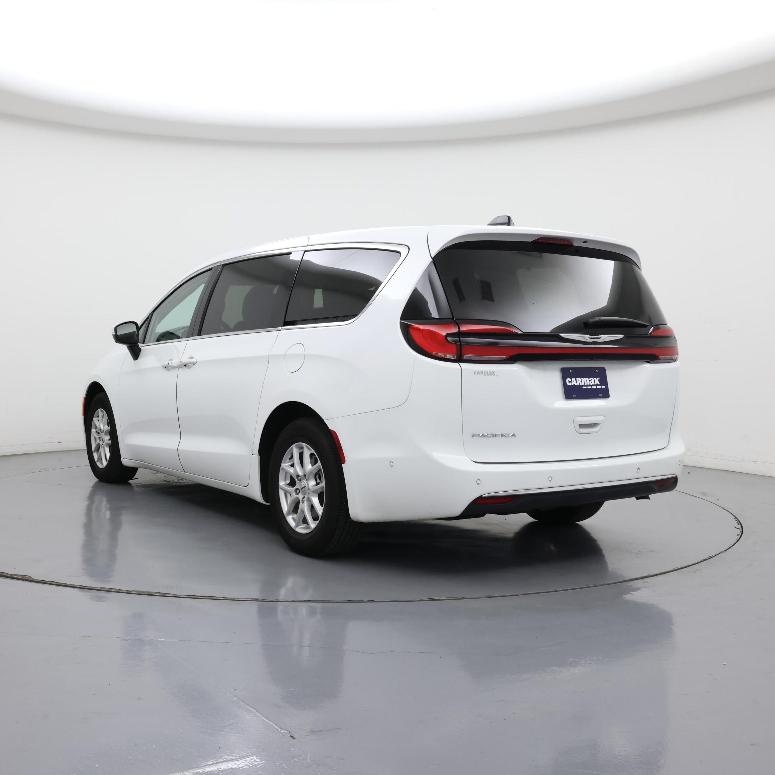 Thumbnail: 2023 Chrysler Pacifica - 2