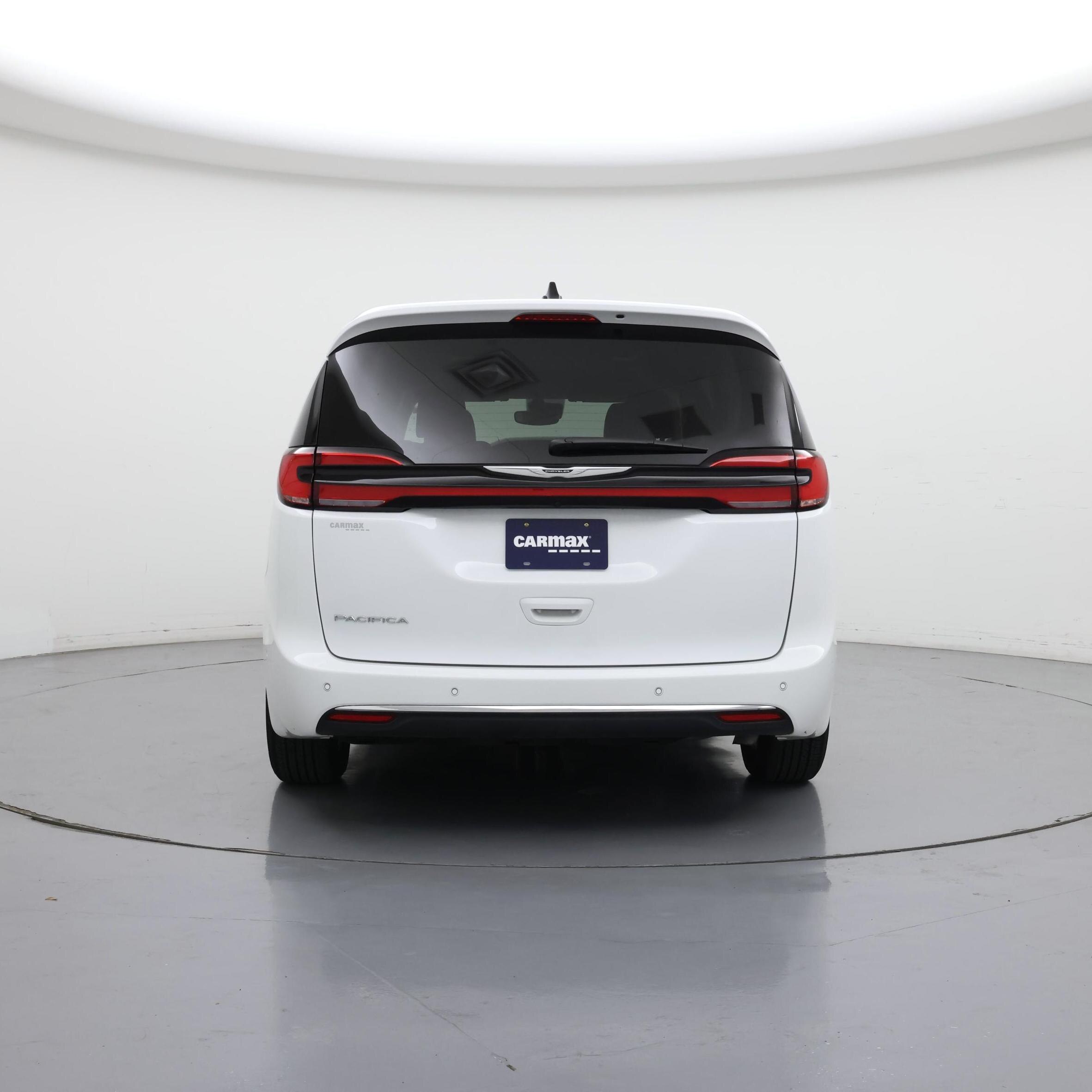 Thumbnail: 2023 Chrysler Pacifica - 6