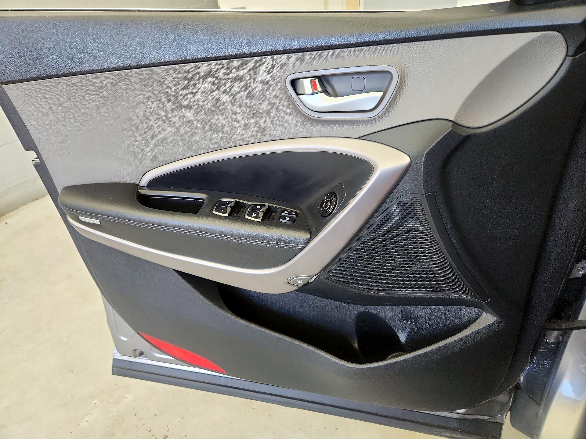 Thumbnail: 2015 Hyundai Santa Fe - 12