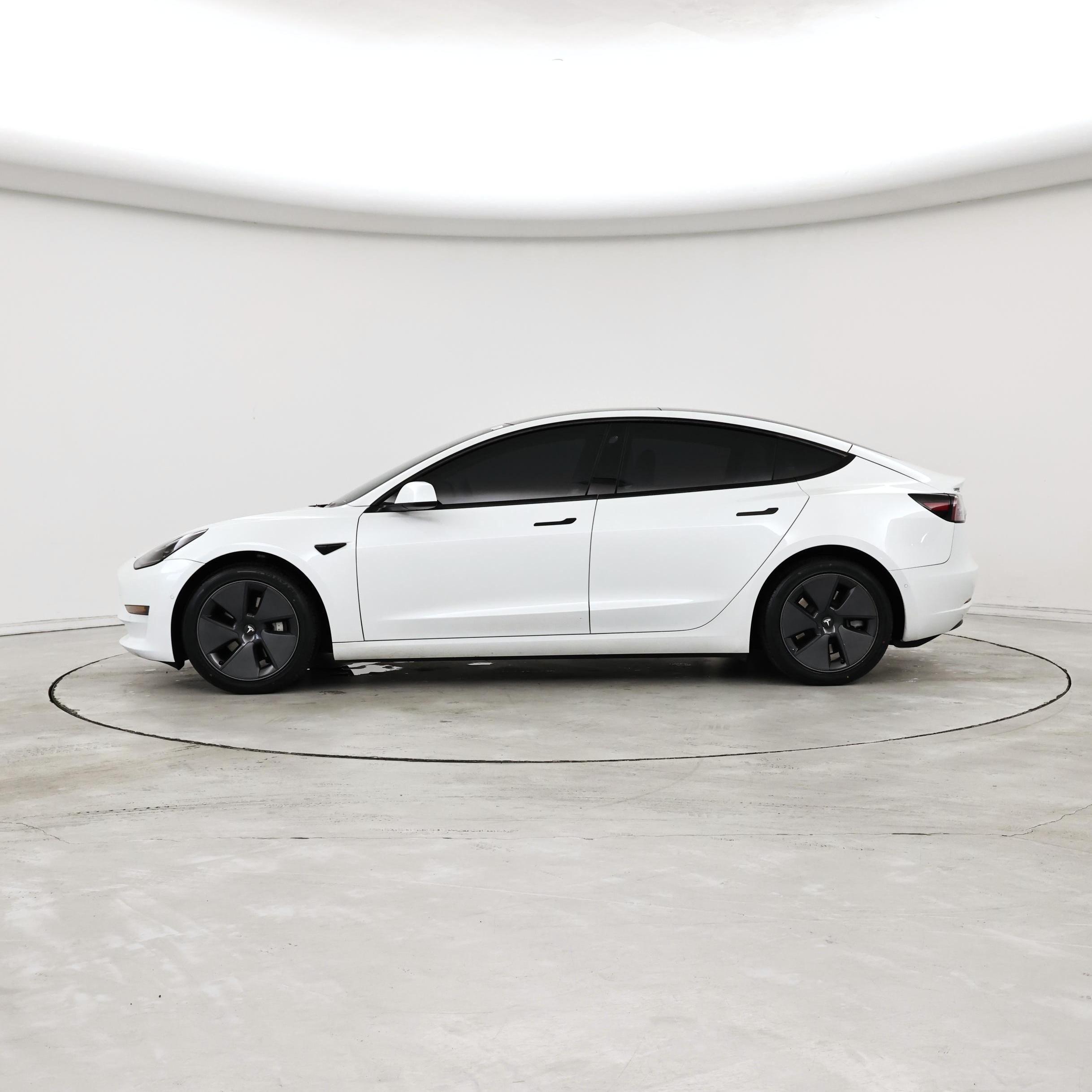 Thumbnail: 2022 Tesla Model 3 - 3