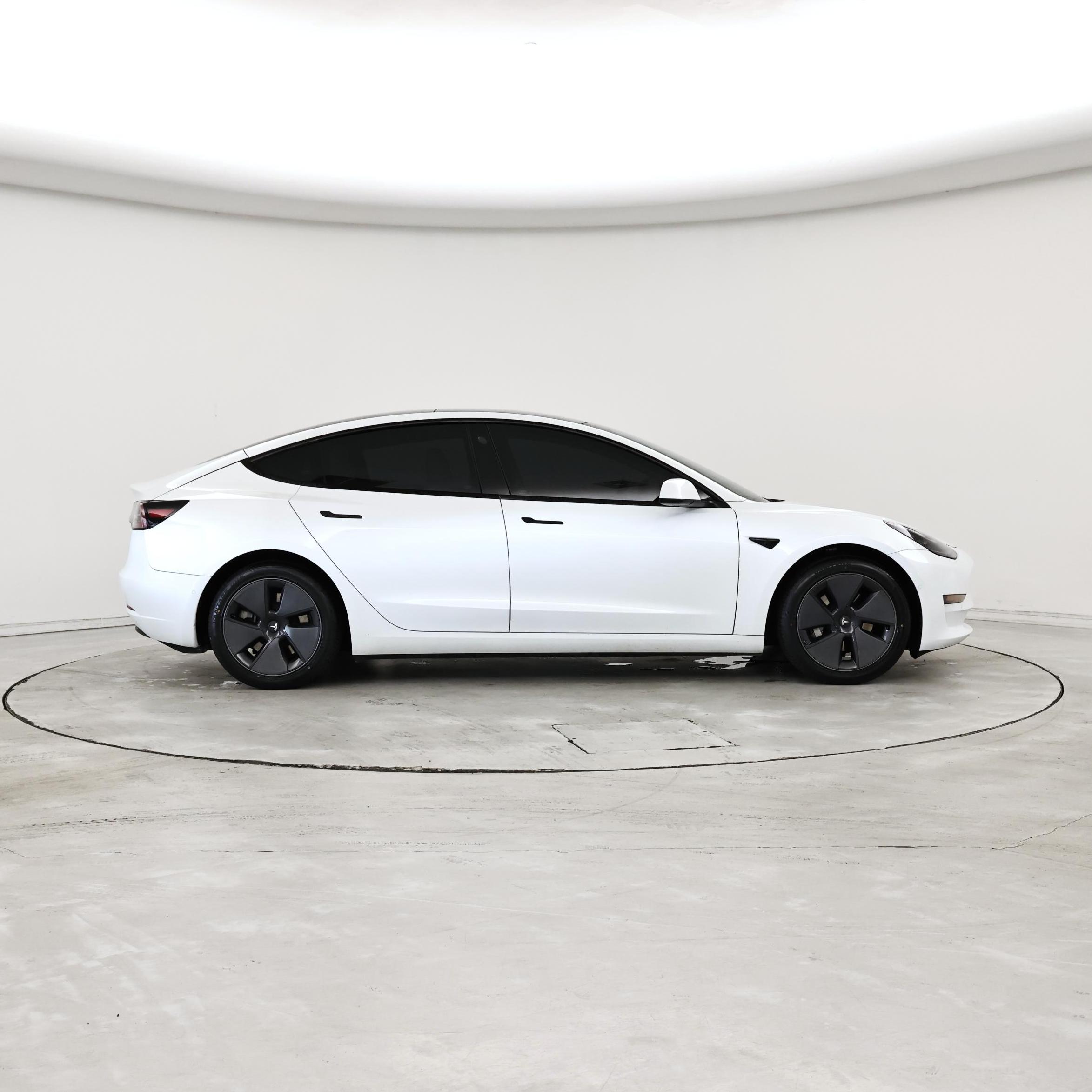 Thumbnail: 2022 Tesla Model 3 - 7
