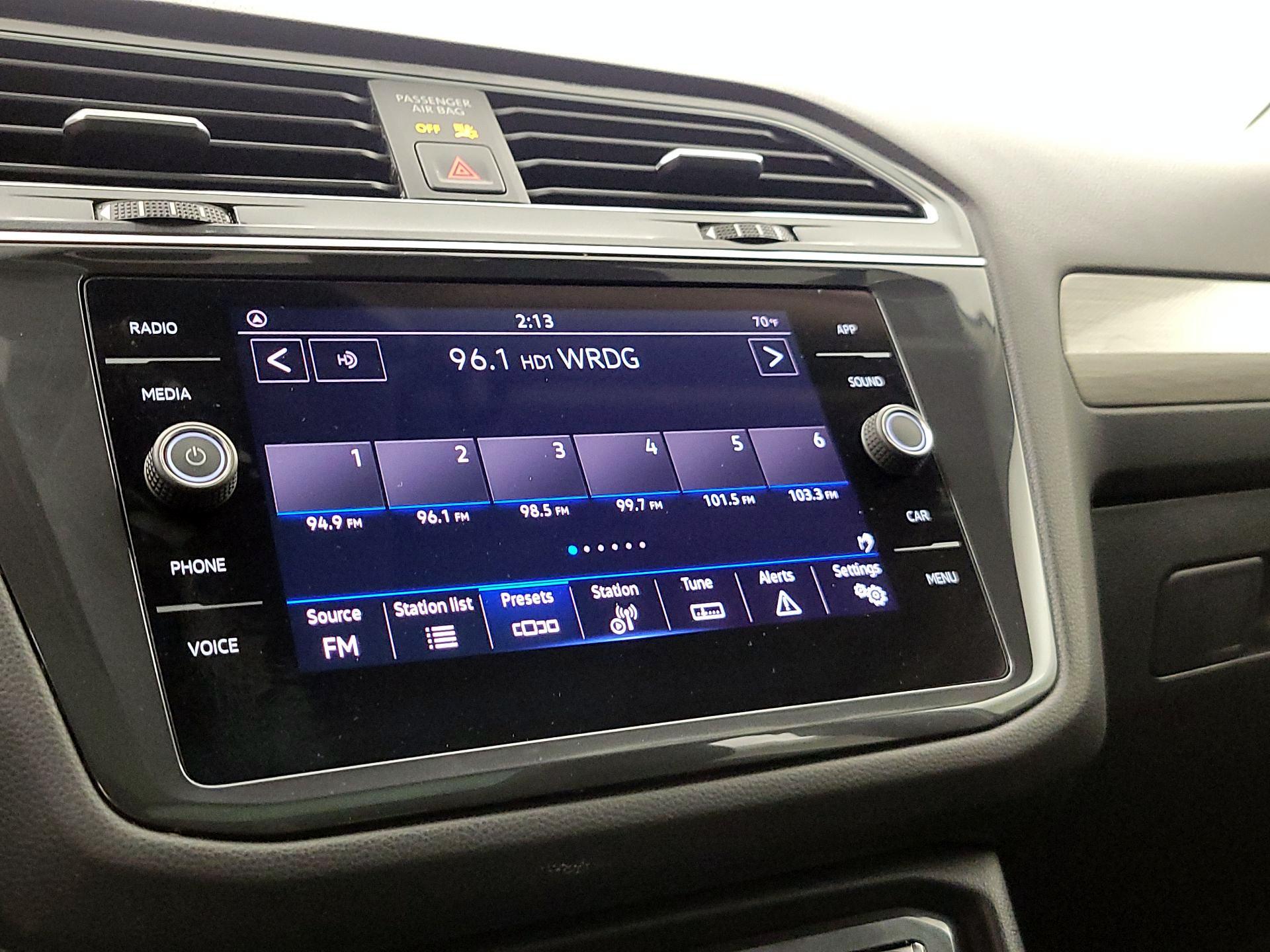 Thumbnail: 2021 Volkswagen Tiguan - 15