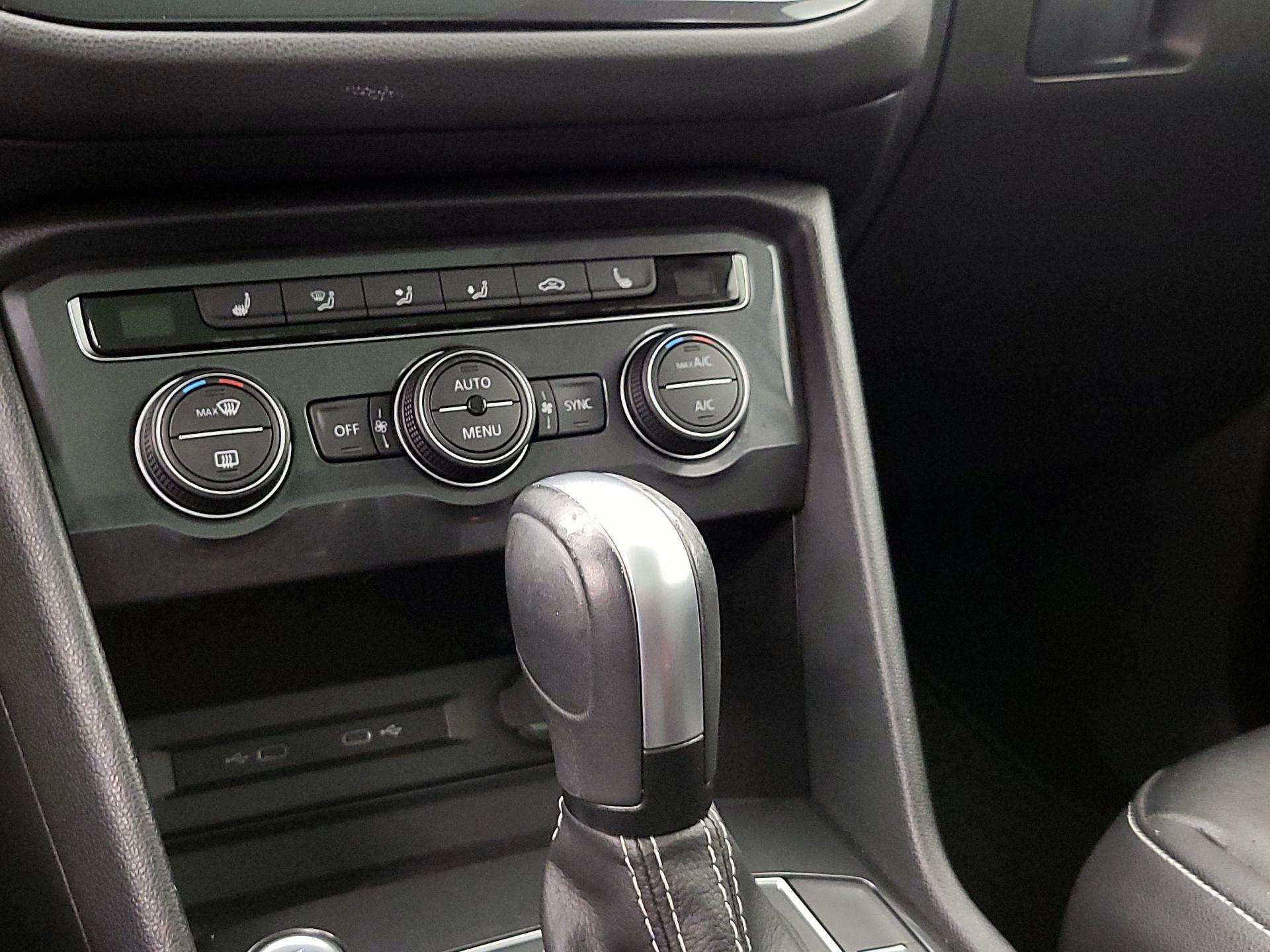 Thumbnail: 2021 Volkswagen Tiguan - 16