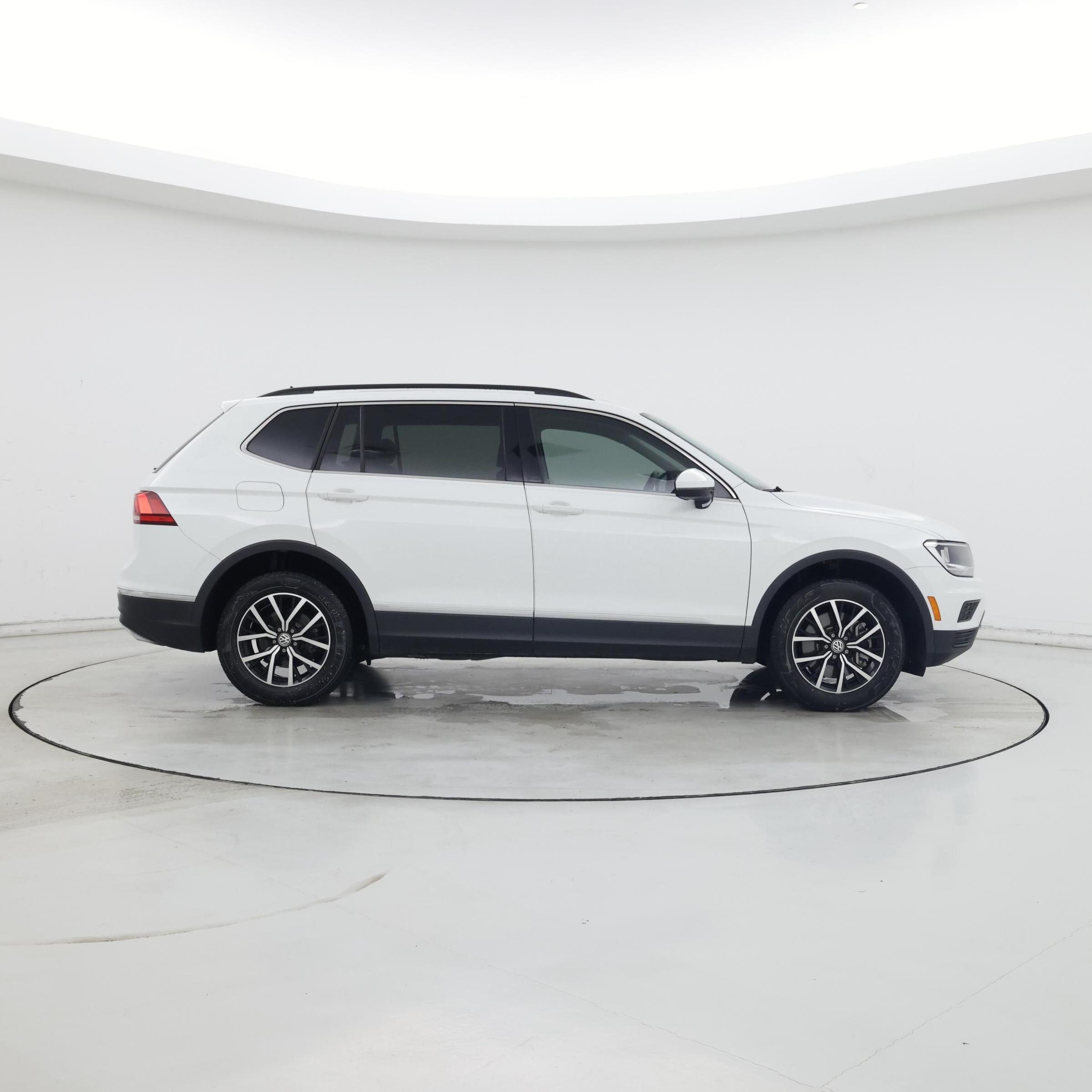 Thumbnail: 2021 Volkswagen Tiguan - 7