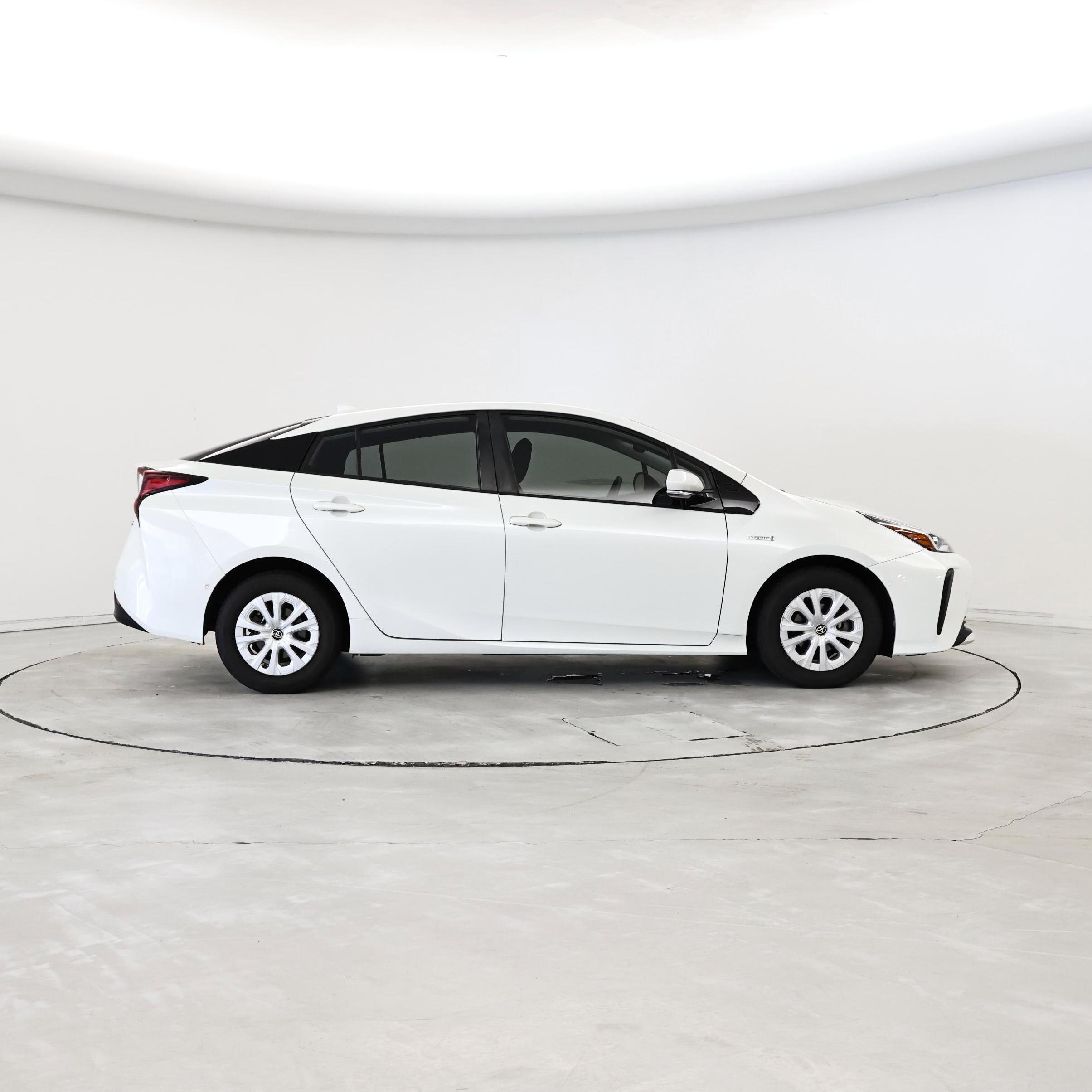 Thumbnail: 2020 Toyota Prius - 7