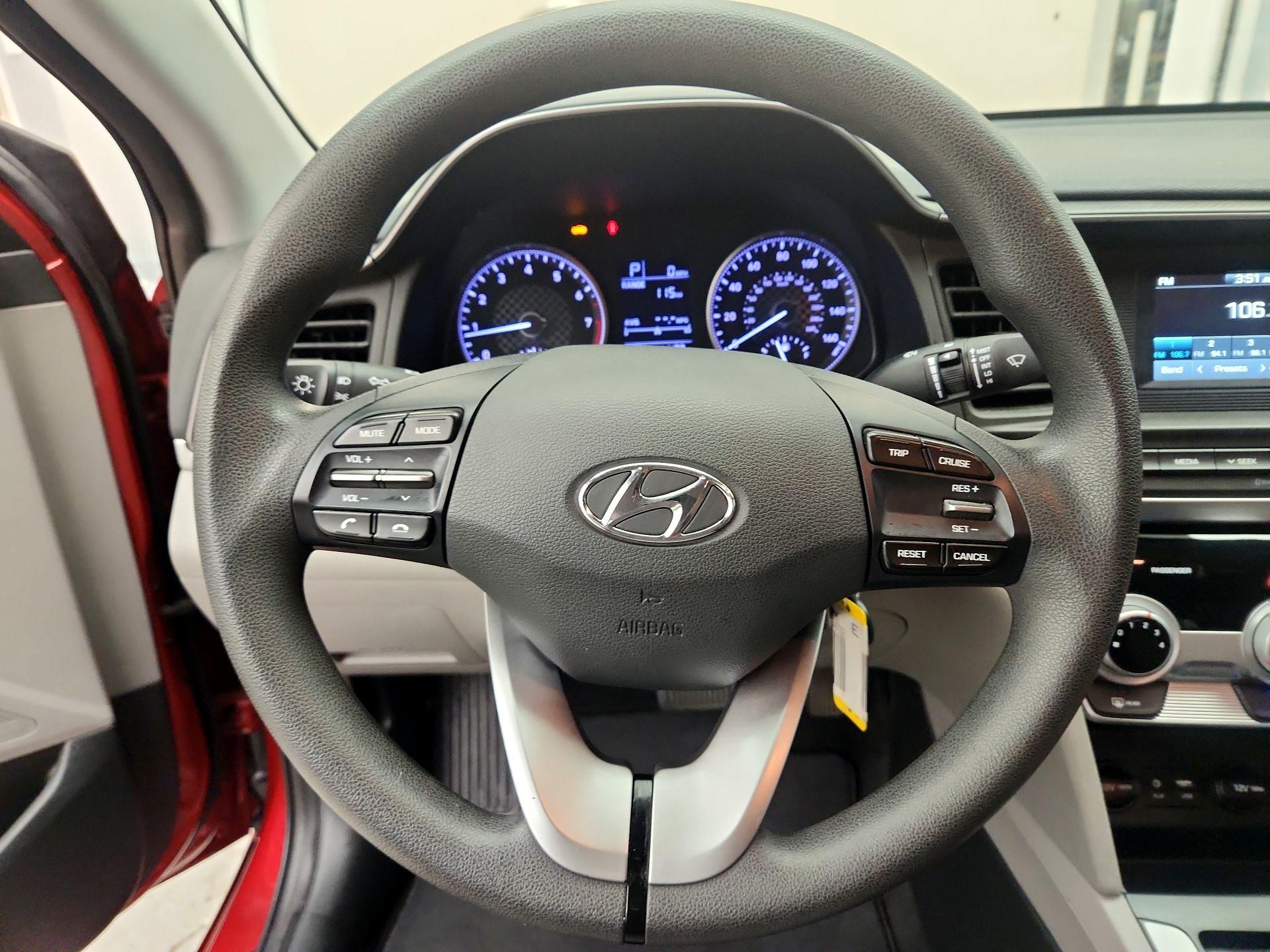 Thumbnail: 2019 Hyundai Elantra - 10