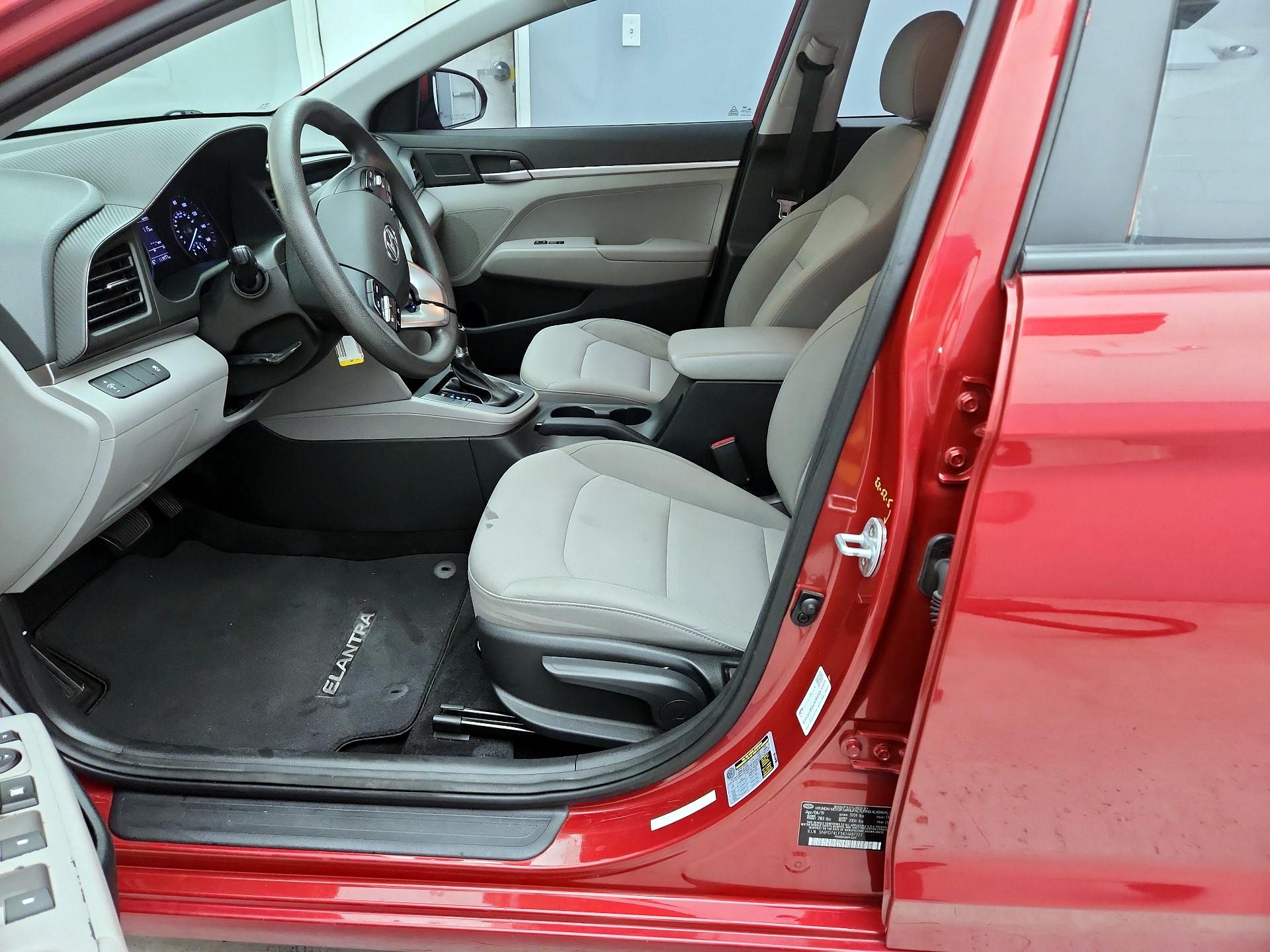 Thumbnail: 2019 Hyundai Elantra - 11