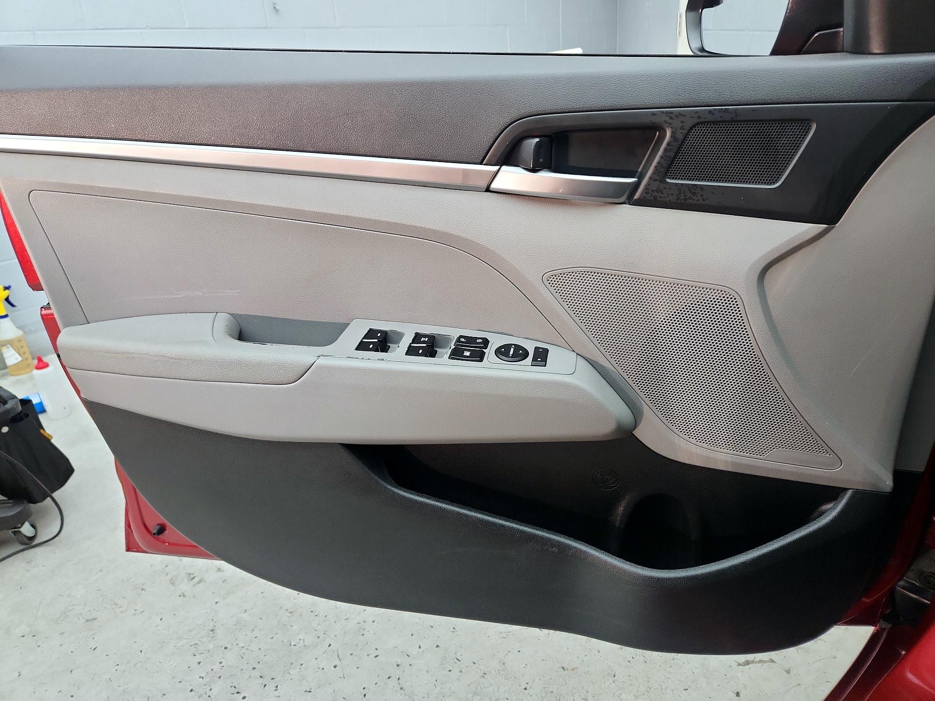 Thumbnail: 2019 Hyundai Elantra - 12