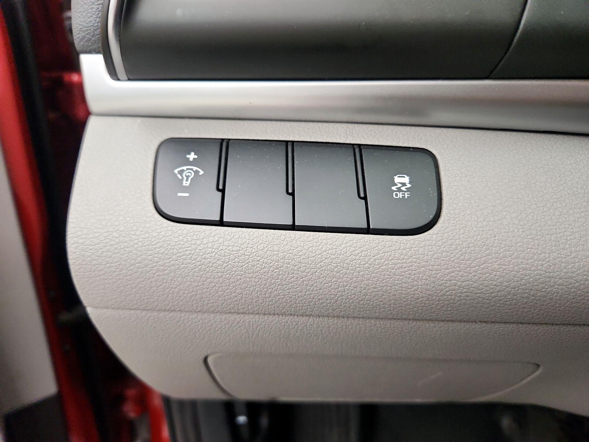 Thumbnail: 2019 Hyundai Elantra - 13
