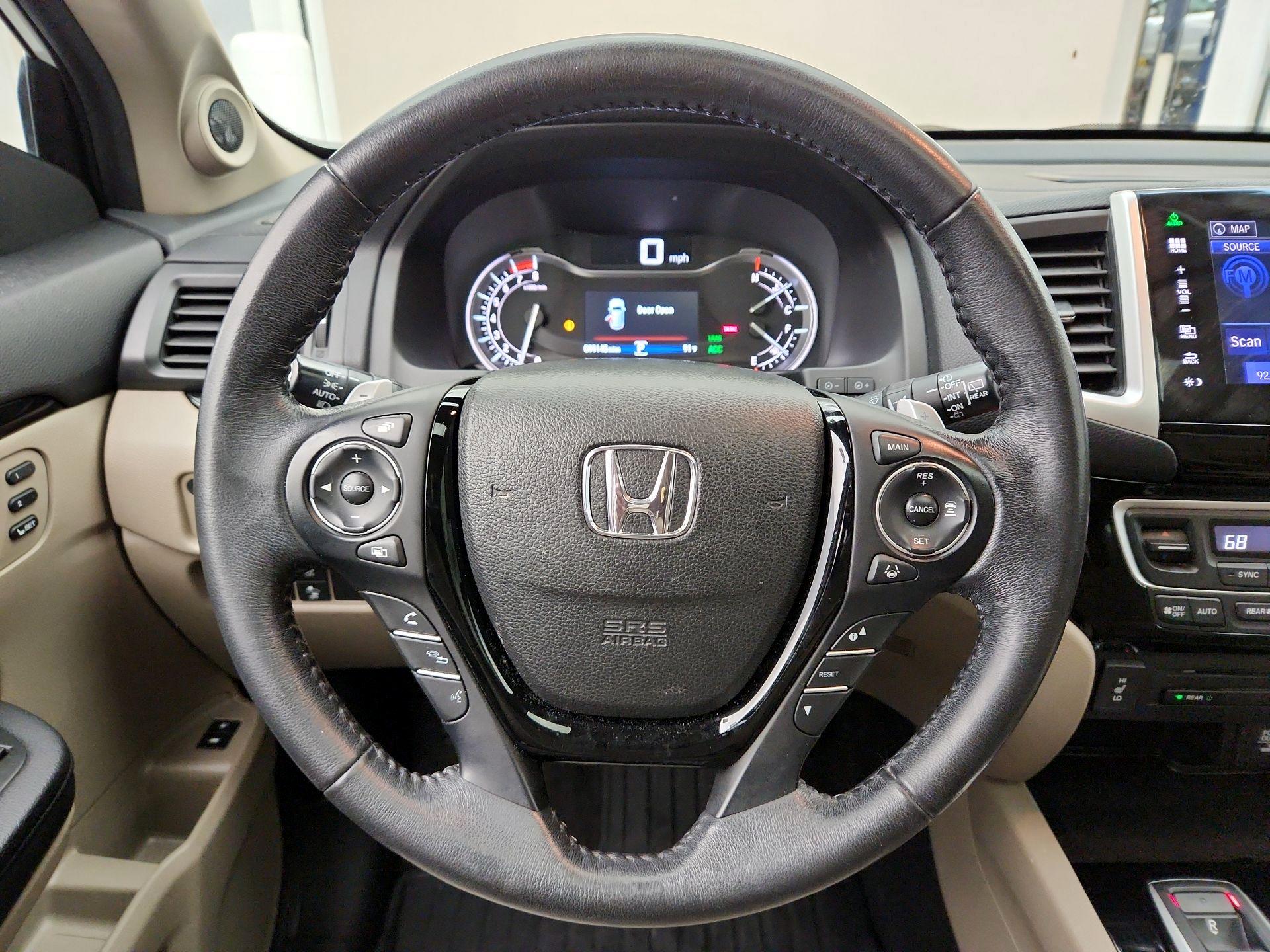Thumbnail: 2016 Honda Pilot - 10