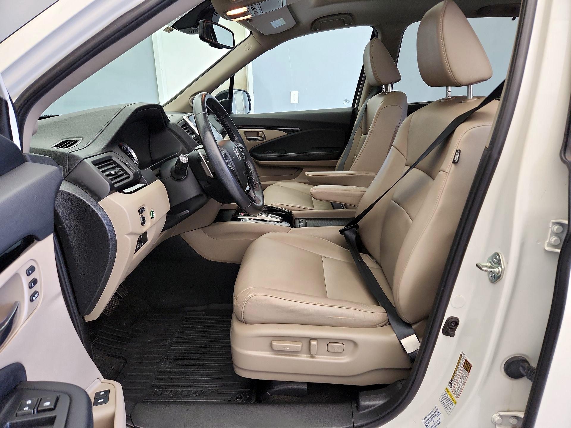 Thumbnail: 2016 Honda Pilot - 11