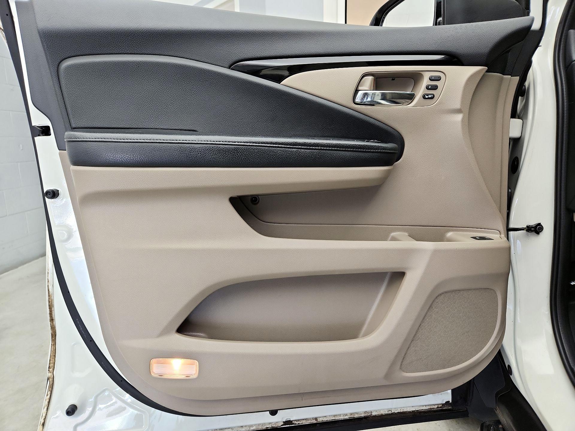 Thumbnail: 2016 Honda Pilot - 12