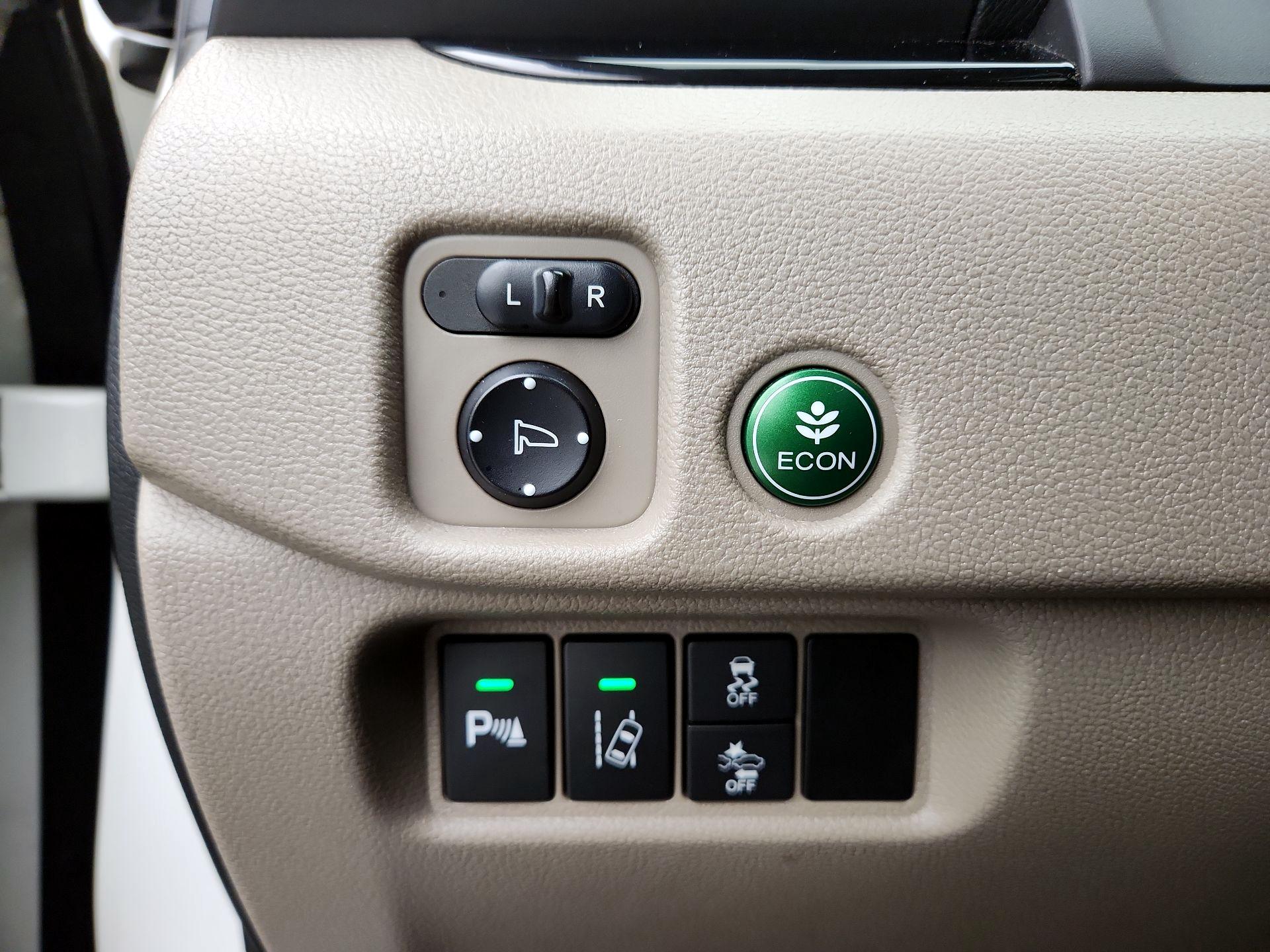 Thumbnail: 2016 Honda Pilot - 13